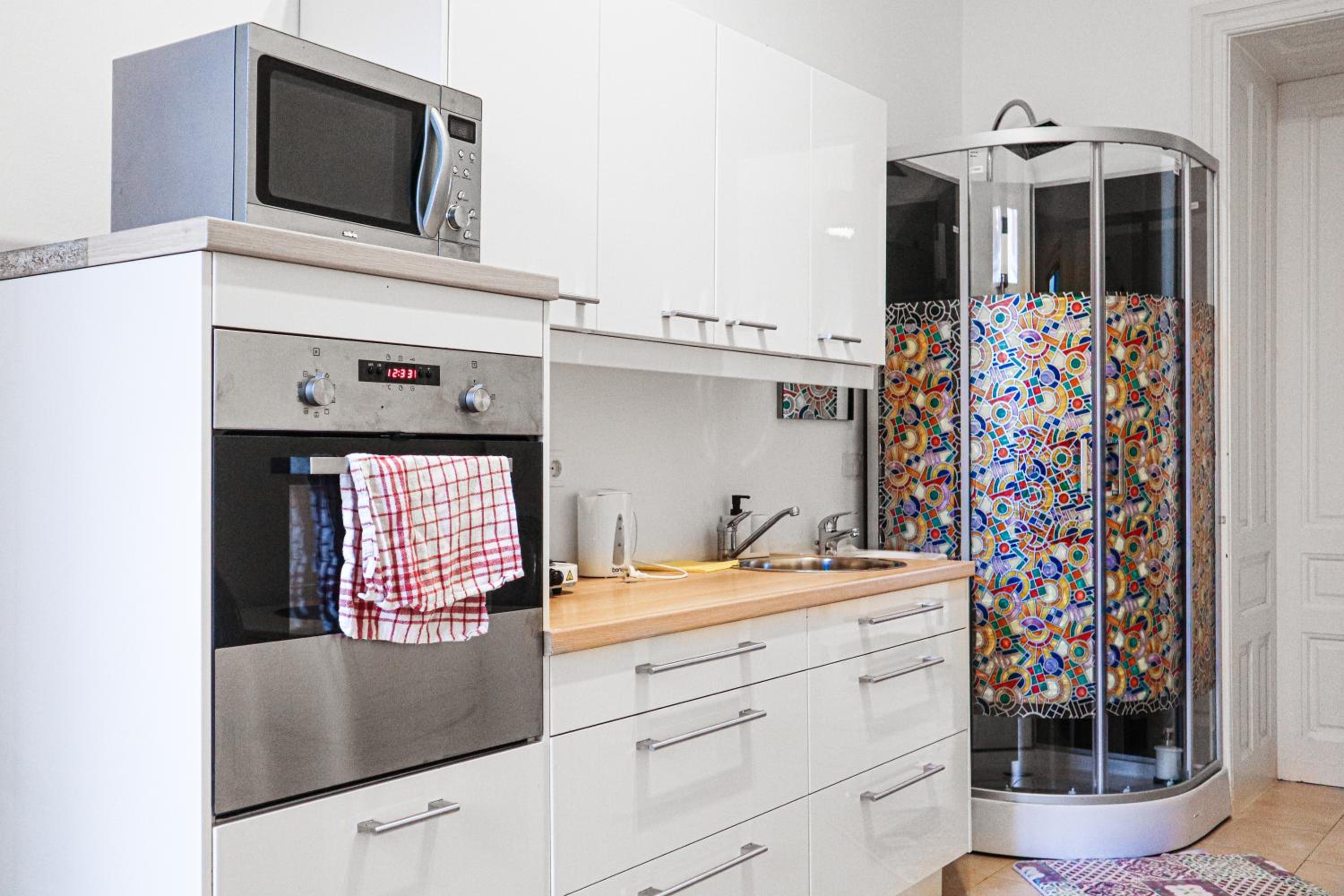 Bright & Stylish, 2 Neighboring Apartments - 4BRs