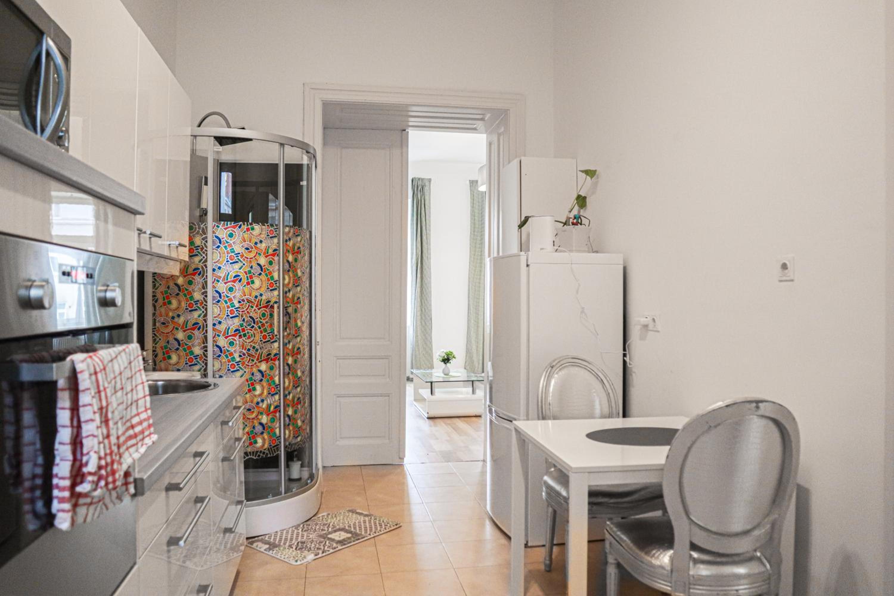 Bright & Stylish, 2 Neighboring Apartments - 4BRs