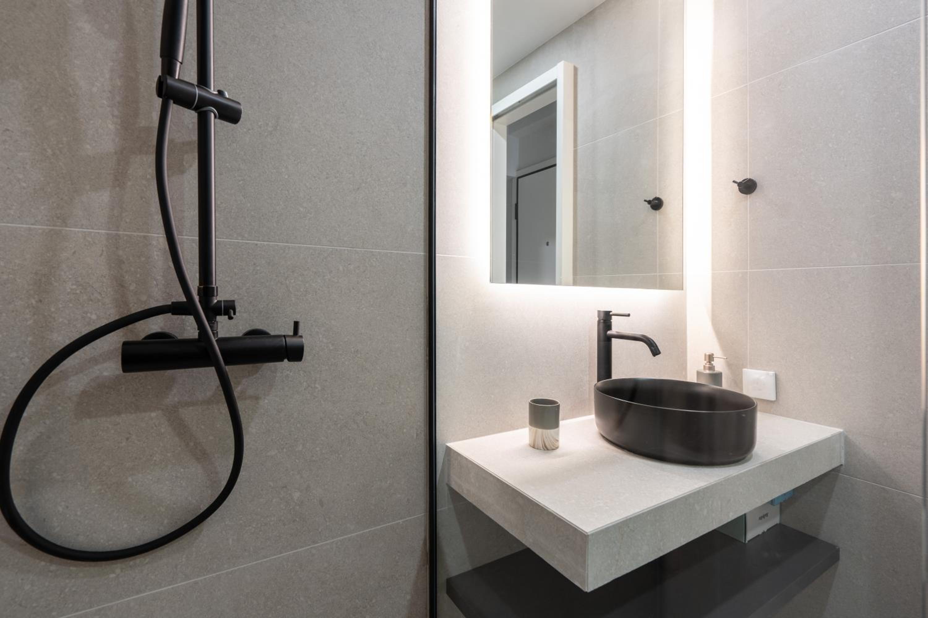 Deluxe 4 Bedrooms Apartment in Athens Center