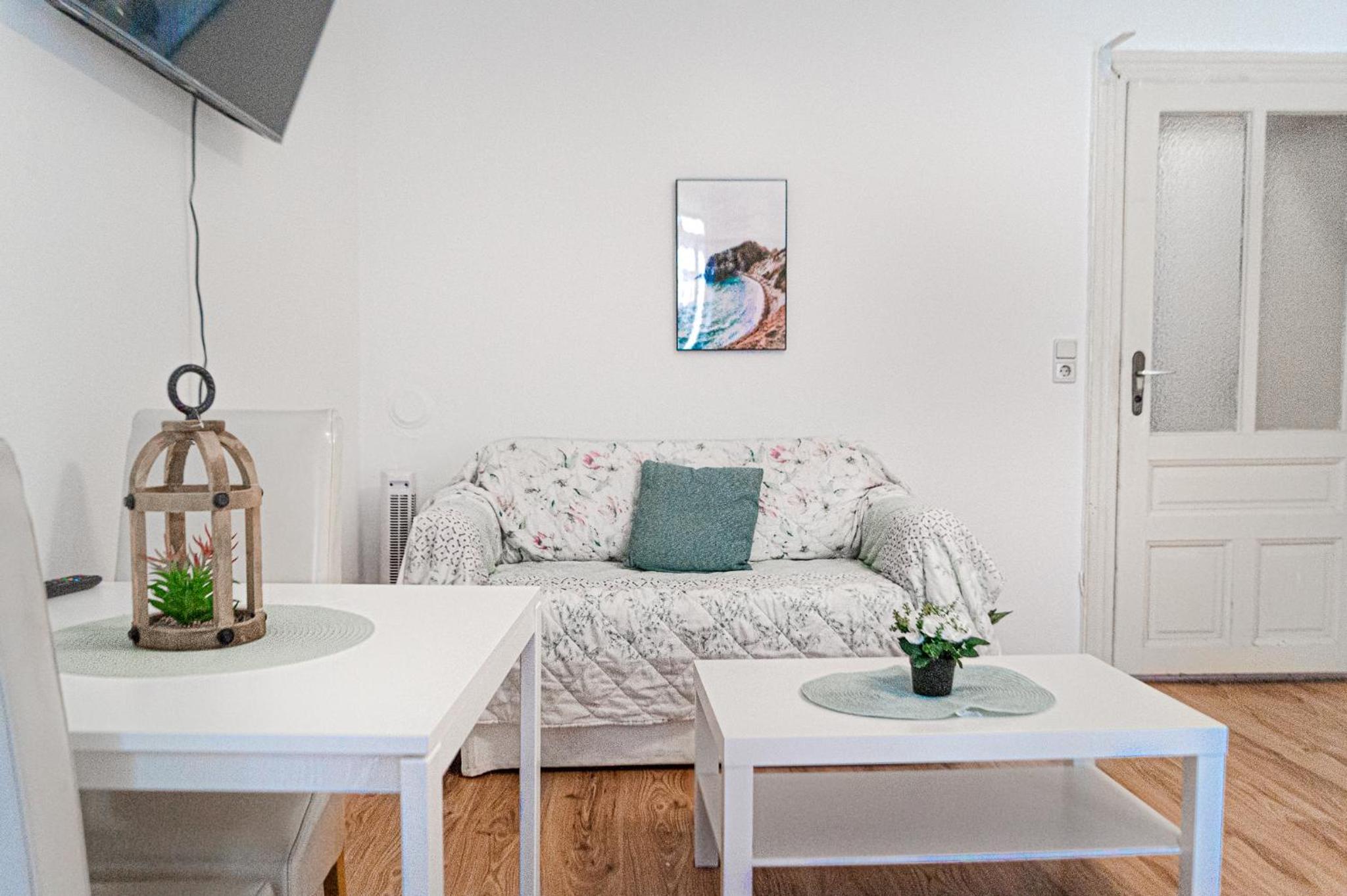 Stunning 2BR Neighboring apts.Perfect for 8 guests