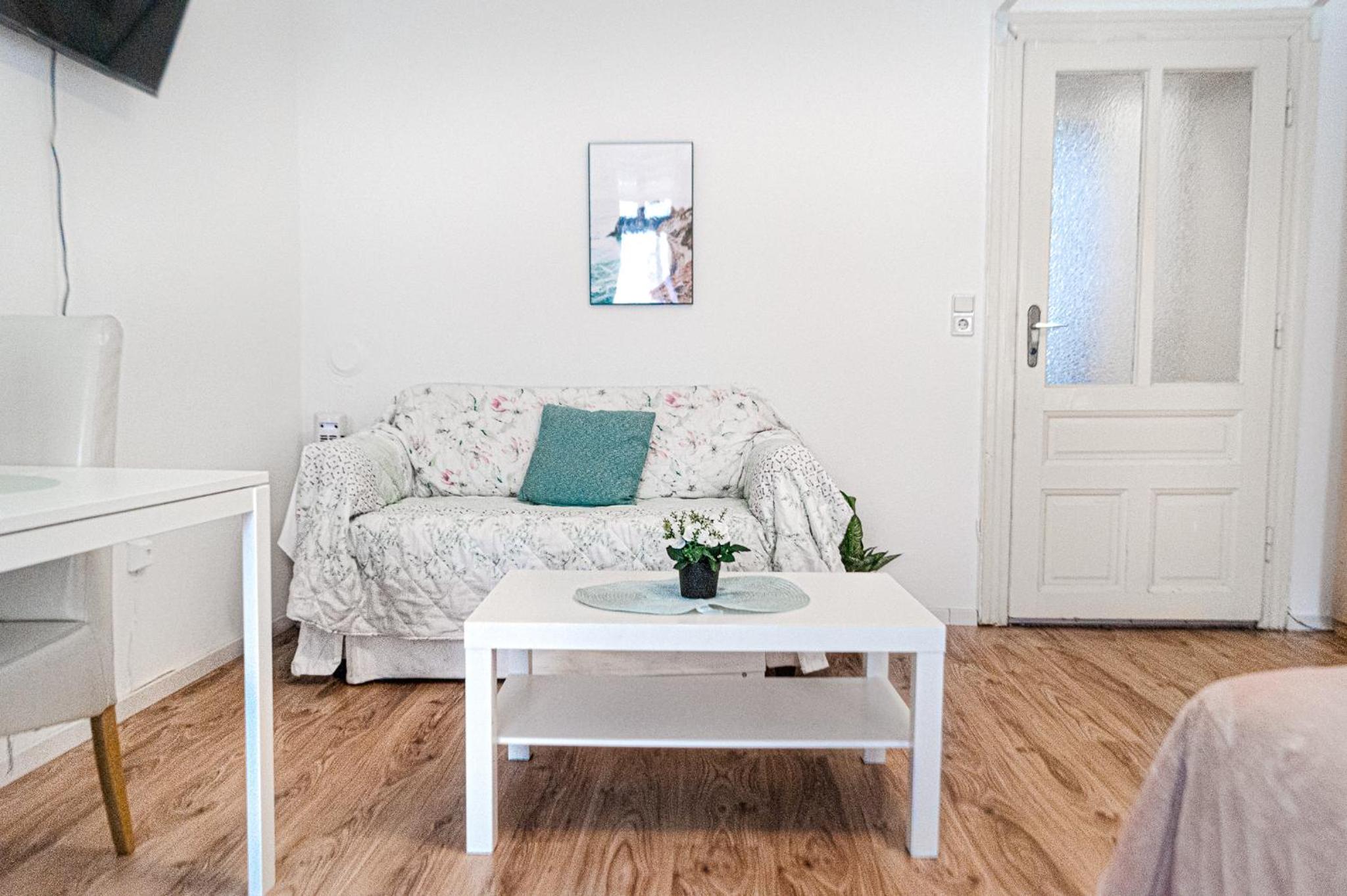 Stunning 2BR Neighboring apts.Perfect for 8 guests