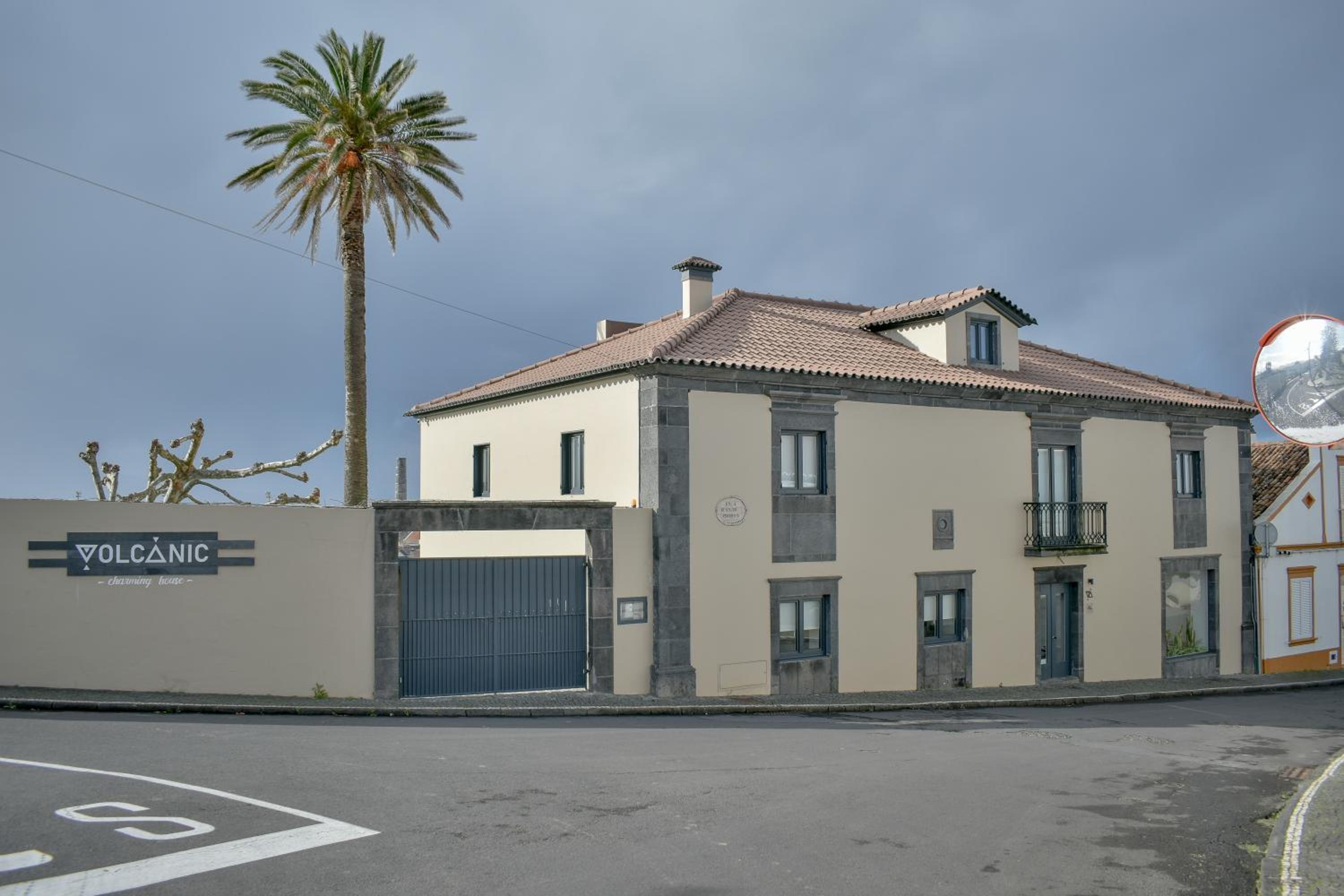 Hotel Volcanic Charming House - Image 1