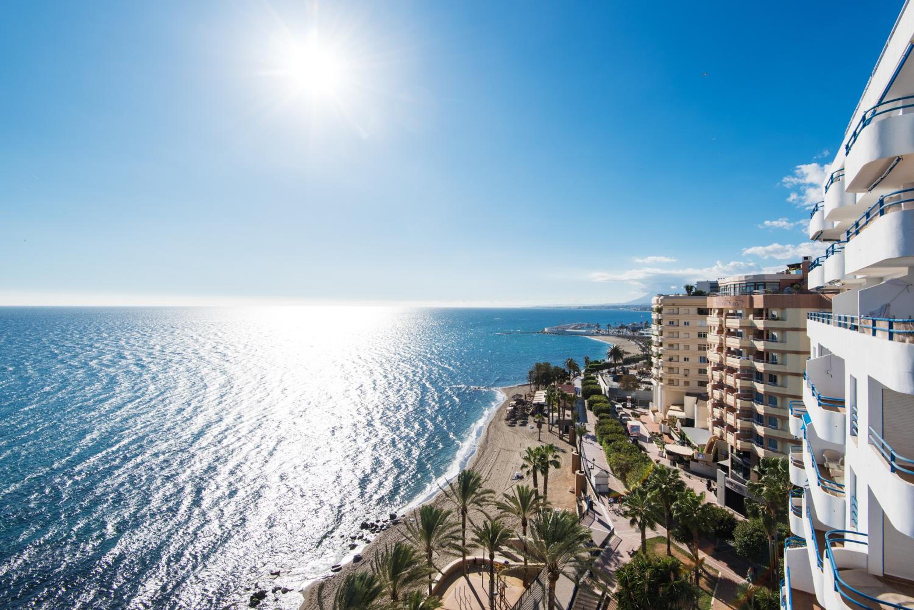 RentAndHomes Beachfront Marbella Center
