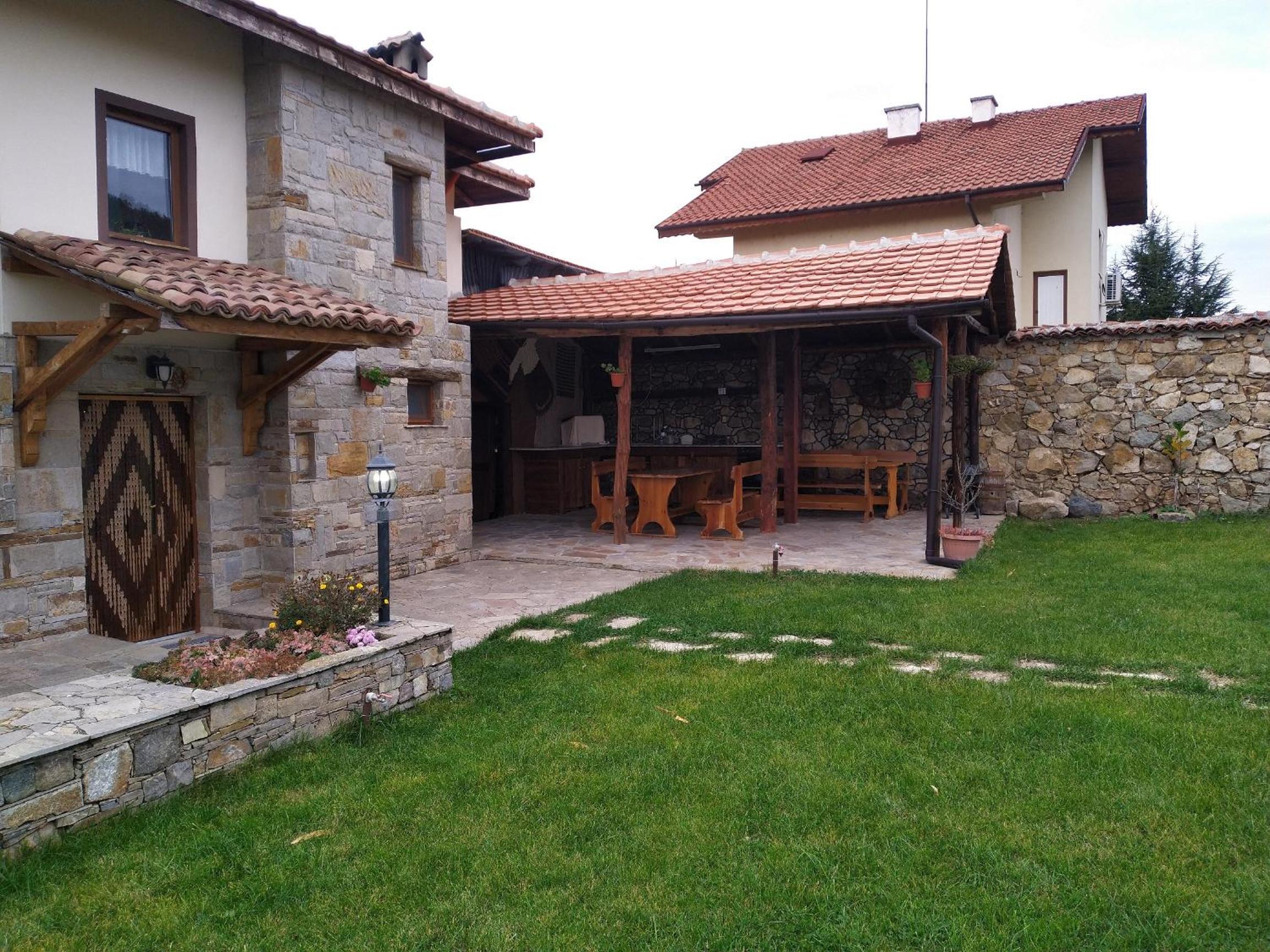Photo 8