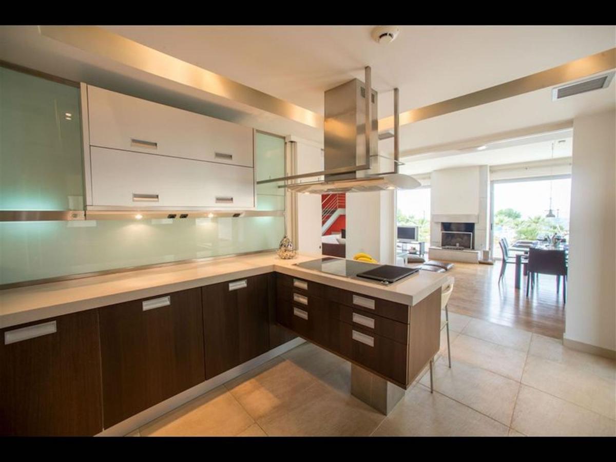 Luxury Villa Beachfront 5 Bedrooms 10-12 Persons photo 4