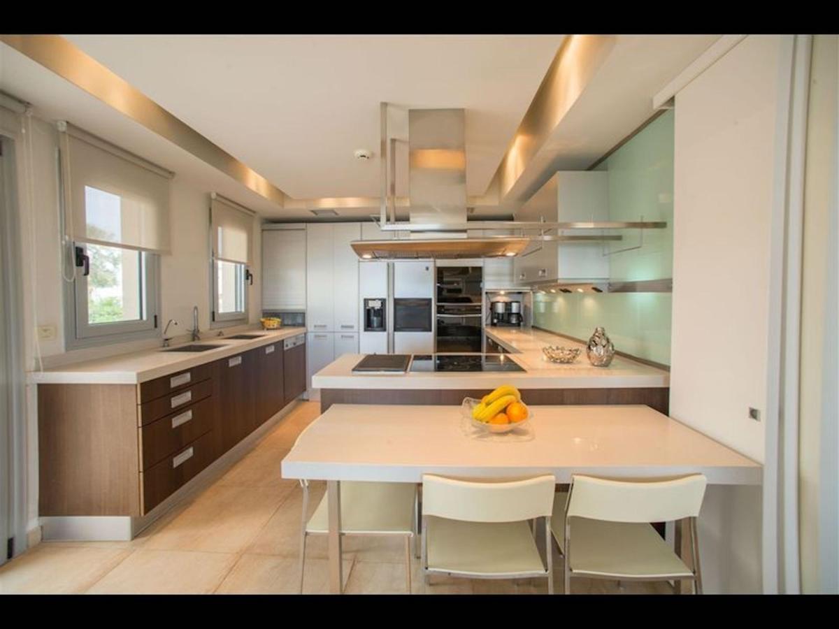 Luxury Villa Beachfront 5 Bedrooms 10-12 Persons photo 5