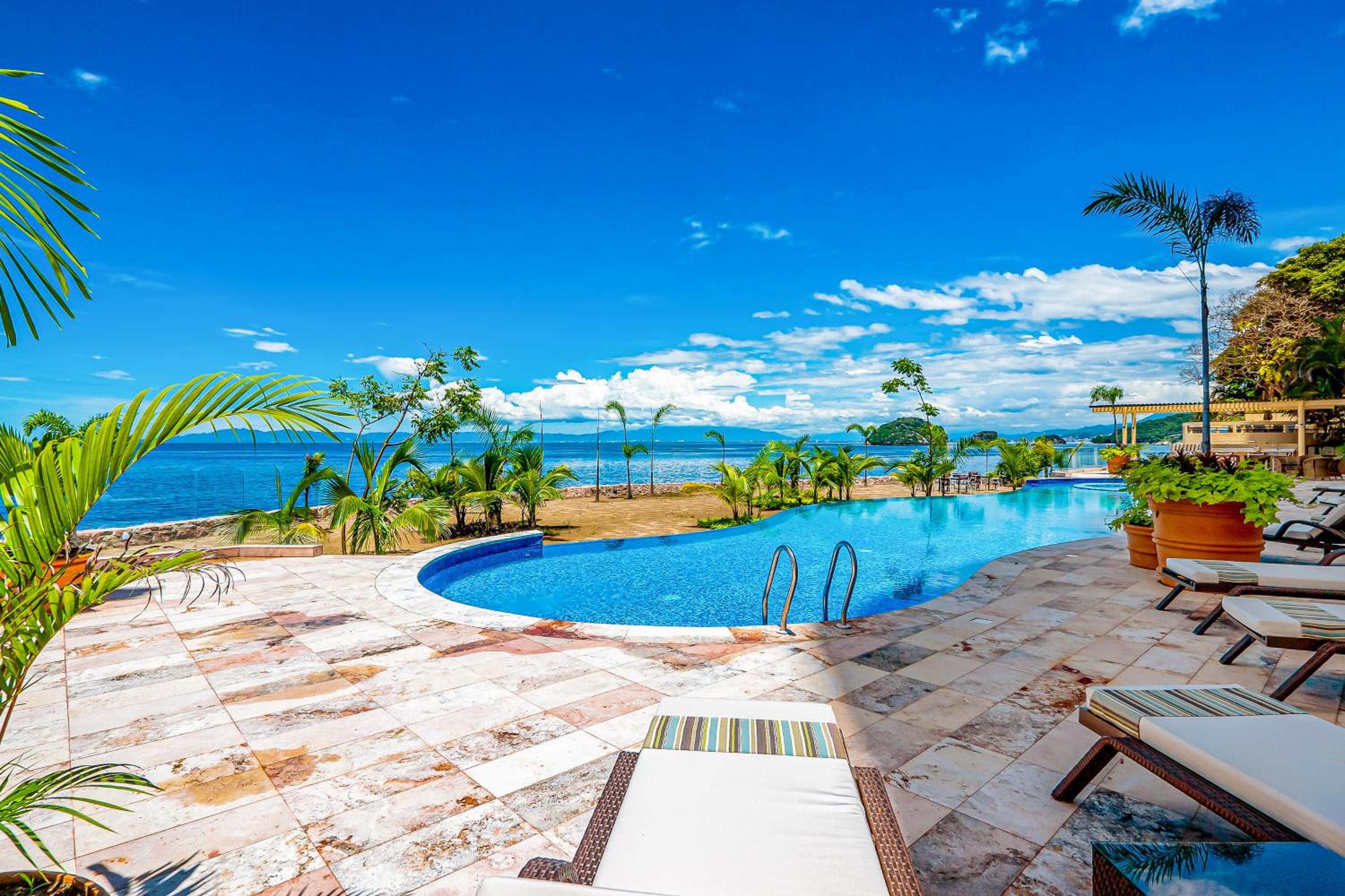 Blue Horizon 103 view 4
