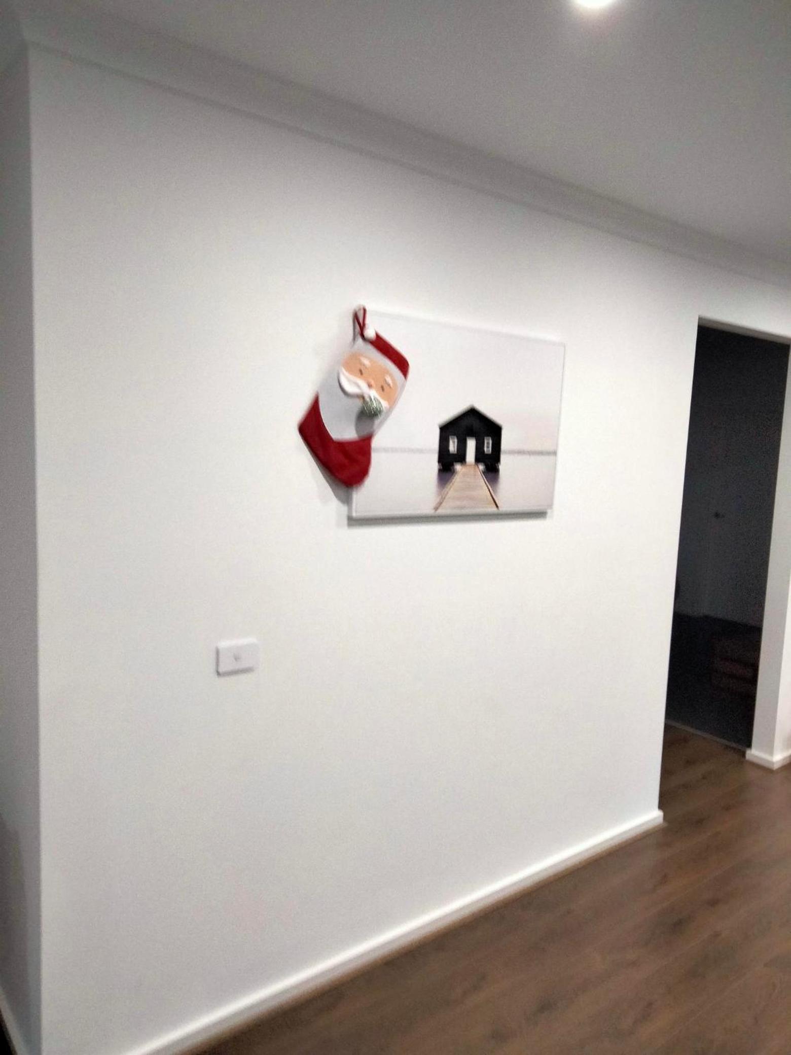 Modern and cosey 4 bedroom house walk to beach