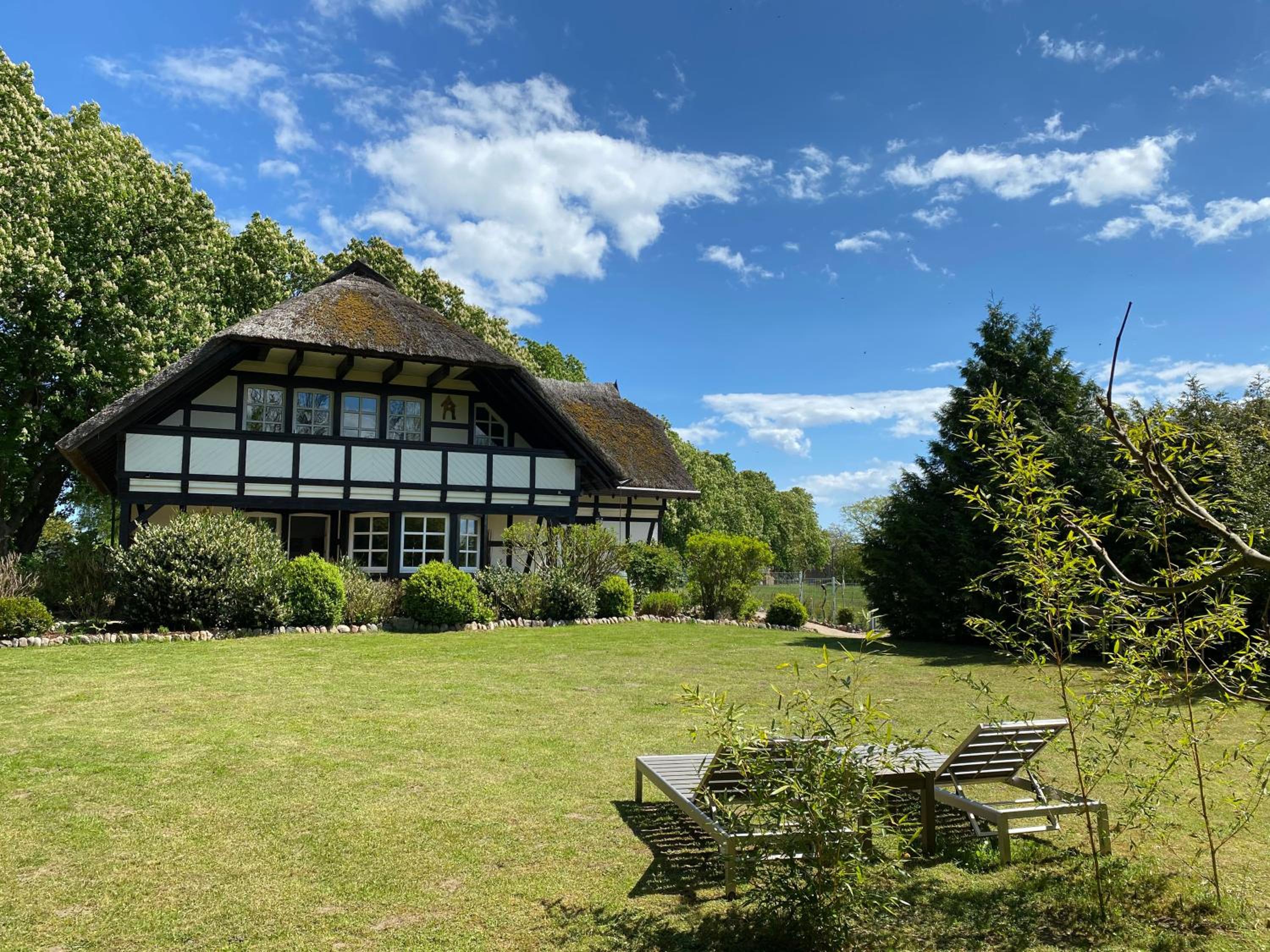 Reetdachfachwerkvilla am Wiesengrund