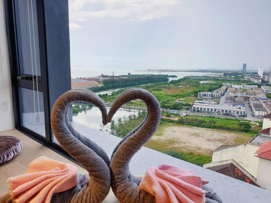 SeaView#Warmth#Netflix#PrivateBathtub#SeaSideLuxuryCondo#ImperioResidence