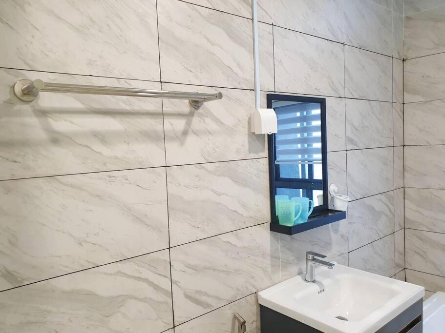 SeaView#Warmth#Netflix#PrivateBathtub#SeaSideLuxuryCondo#ImperioResidence