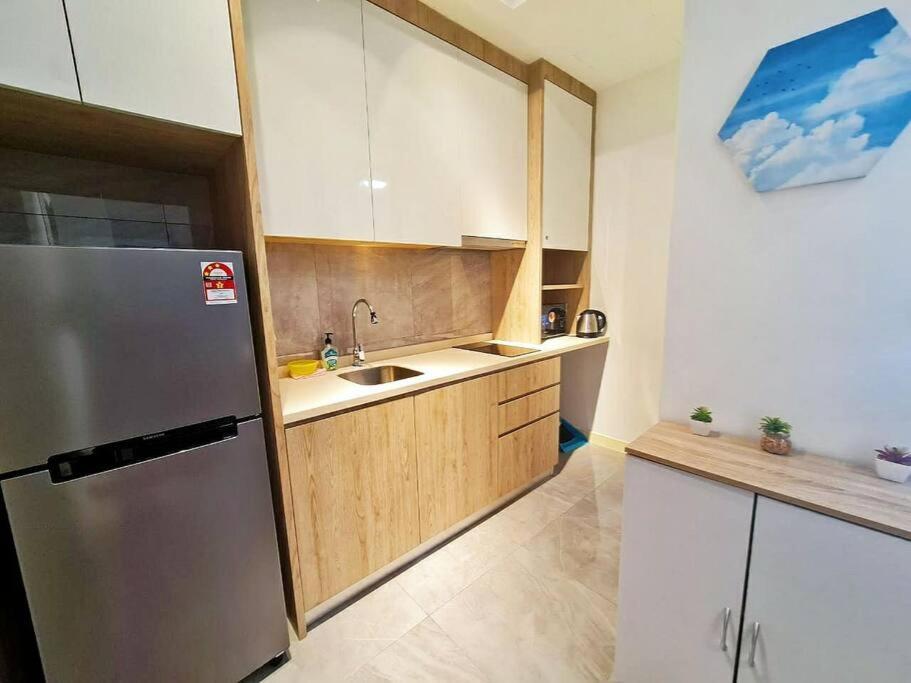 SeaView#Warmth#Netflix#PrivateBathtub#SeaSideLuxuryCondo#ImperioResidence