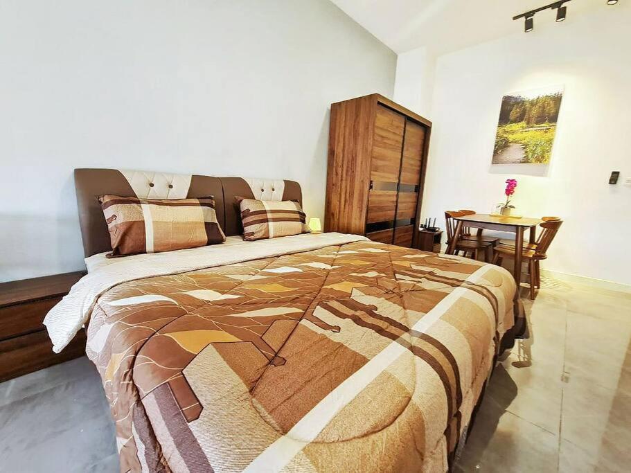 SeaView#Warmth#Netflix#PrivateBathtub#SeaSideLuxuryCondo#ImperioResidence