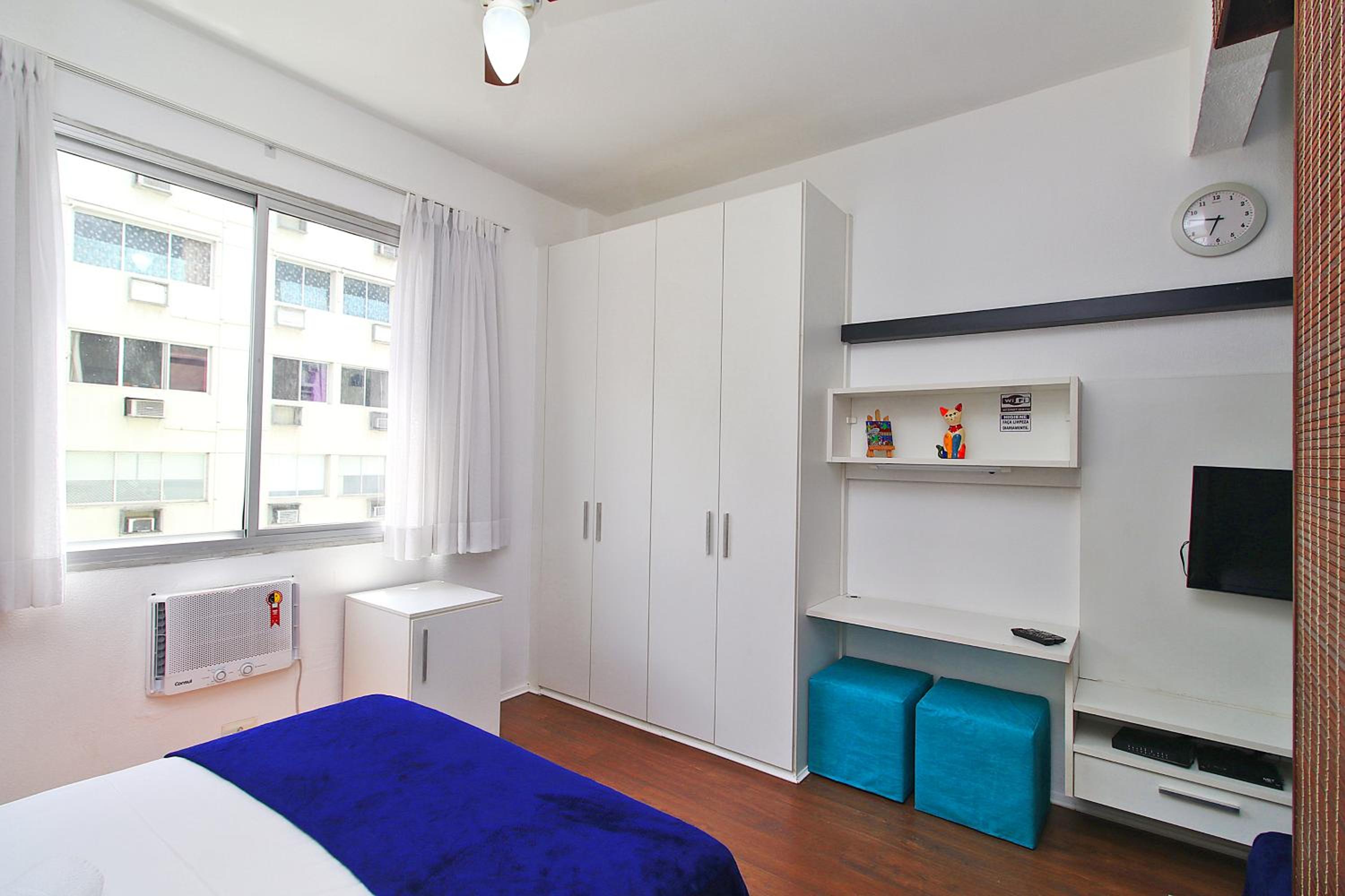 Low budget apartment with air conditioning and free amenities.