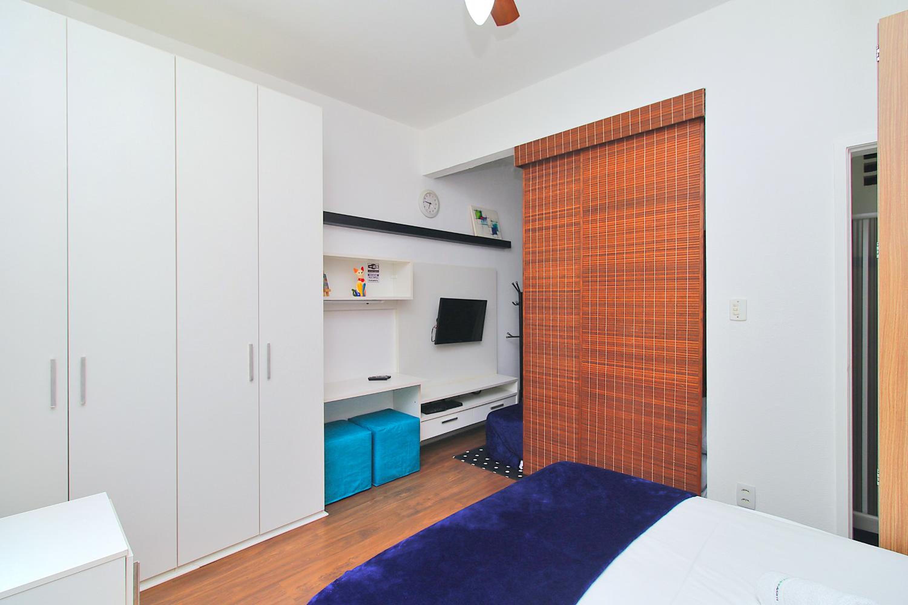 Low budget apartment with air conditioning and free amenities.