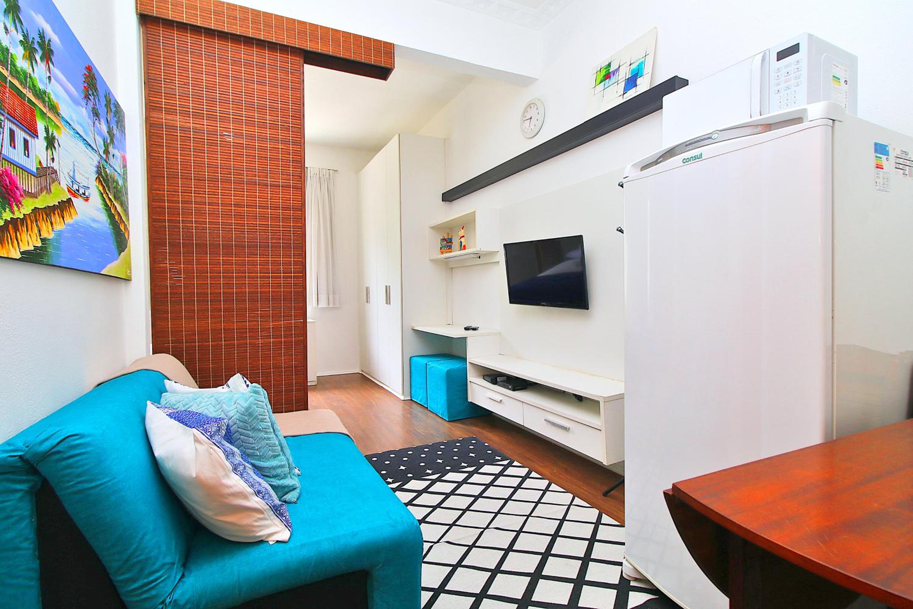 Low budget apartment with air conditioning and free amenities. photo 4