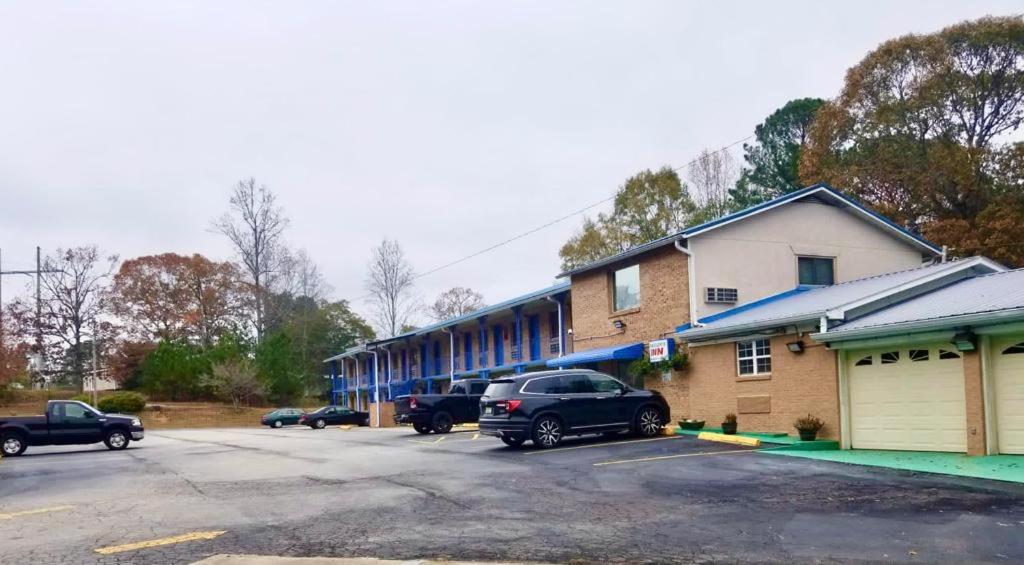 Traveler's Inn view 2