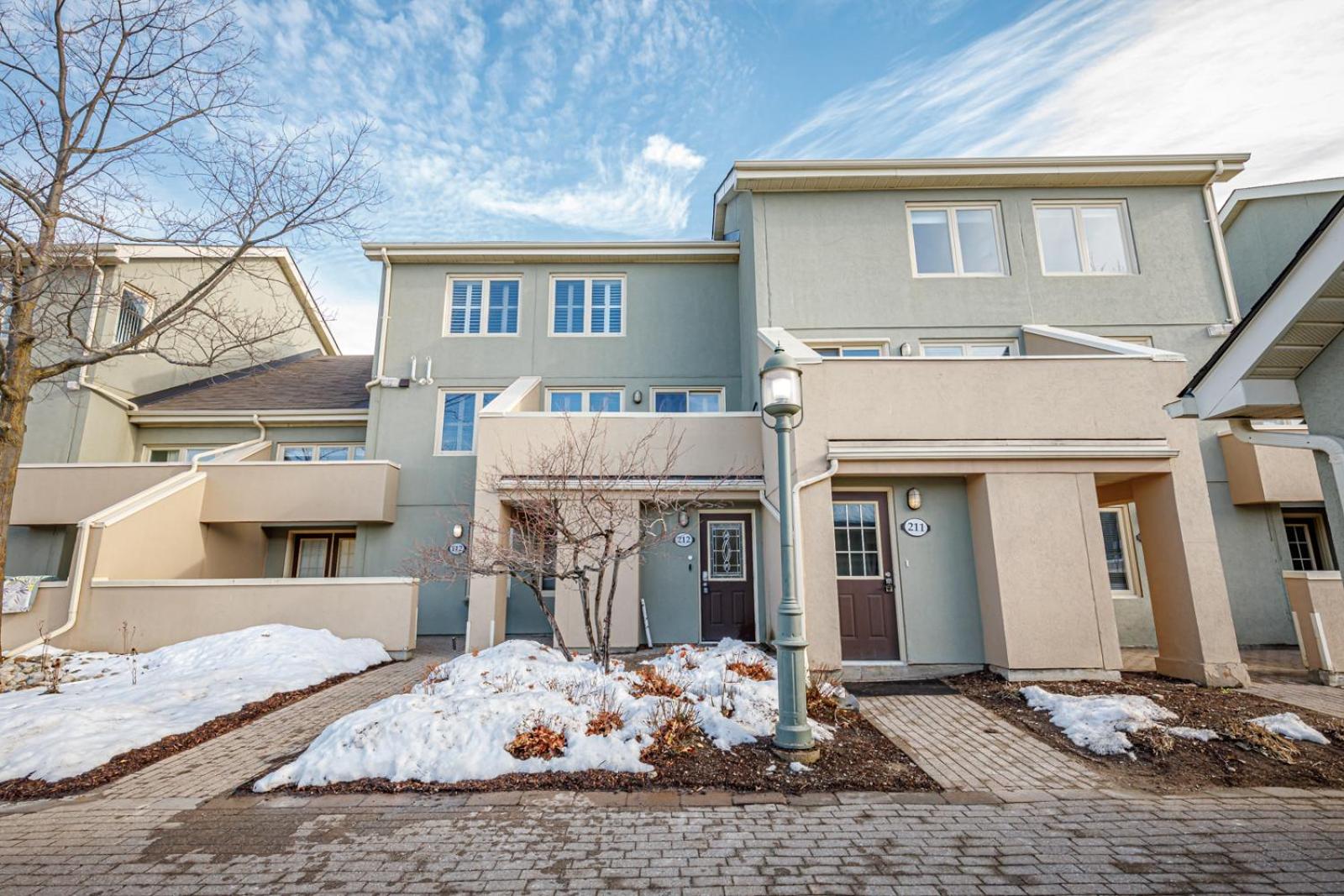 Stunning Townhouse - 3 BDRM Blue Mountain Village Sauna!