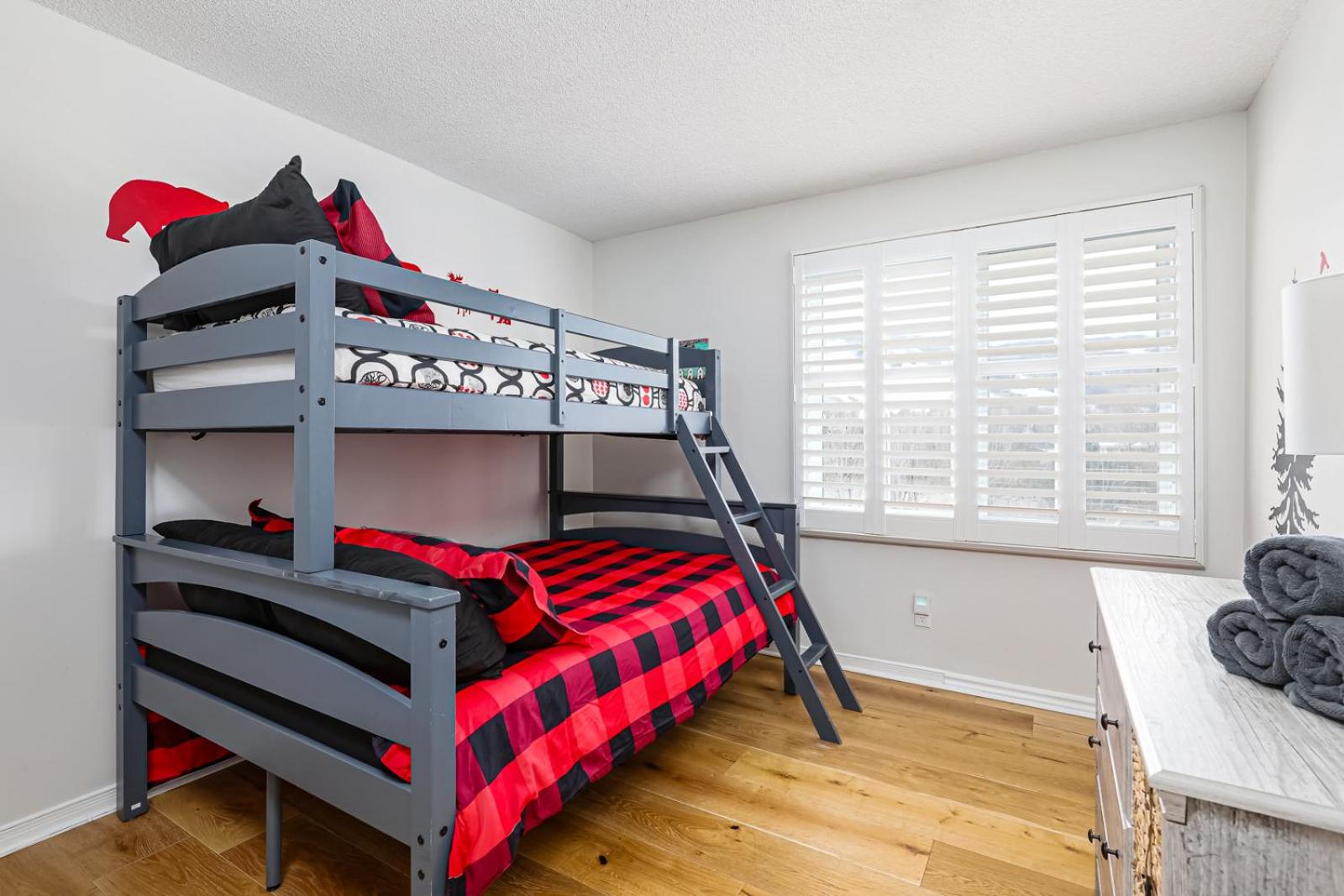 Stunning Townhouse - 3 BDRM Blue Mountain Village Sauna!
