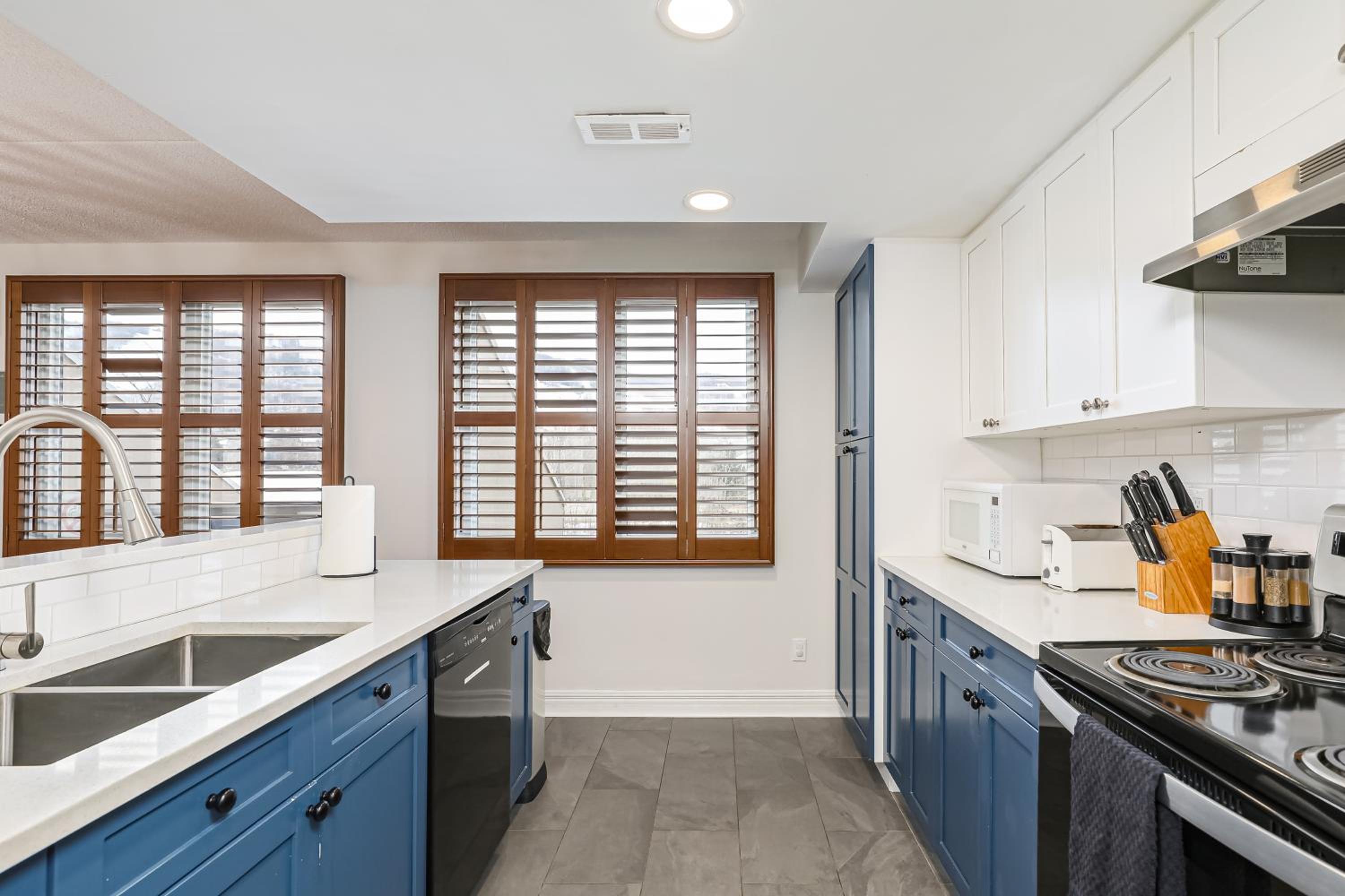 Stunning Townhouse - 3 BDRM Blue Mountain Village Sauna!