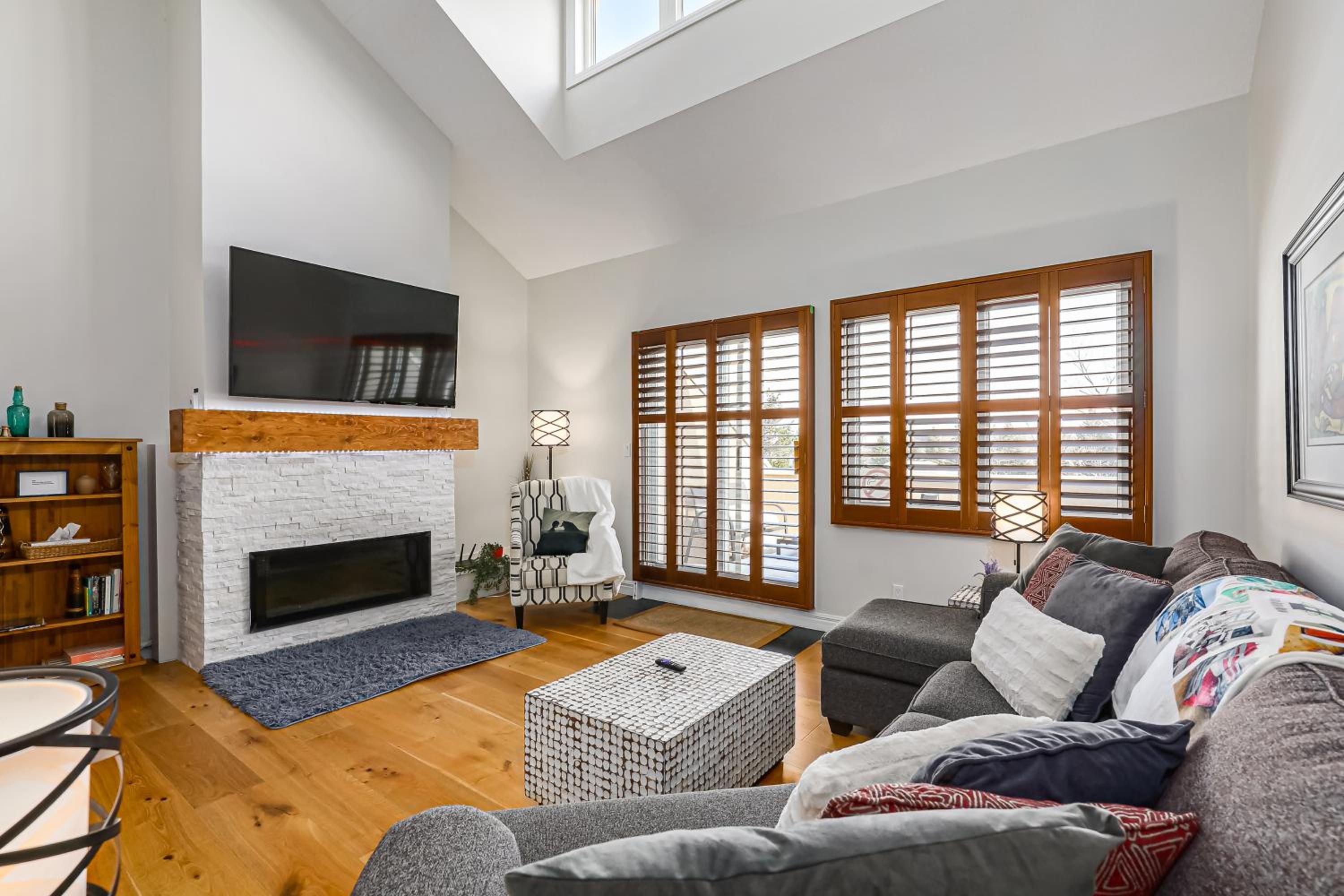 Stunning Townhouse - 3 BDRM Blue Mountain Village Sauna!