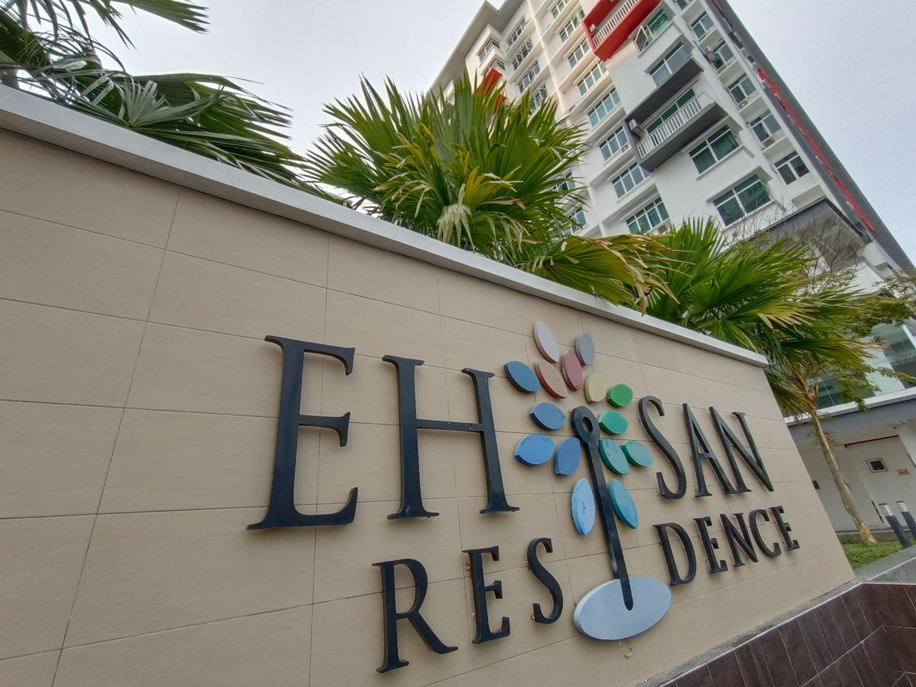KLIA Nilai Sepang EHSAN RESIDENCE 8 PAX Air-Con Homestay photo 3