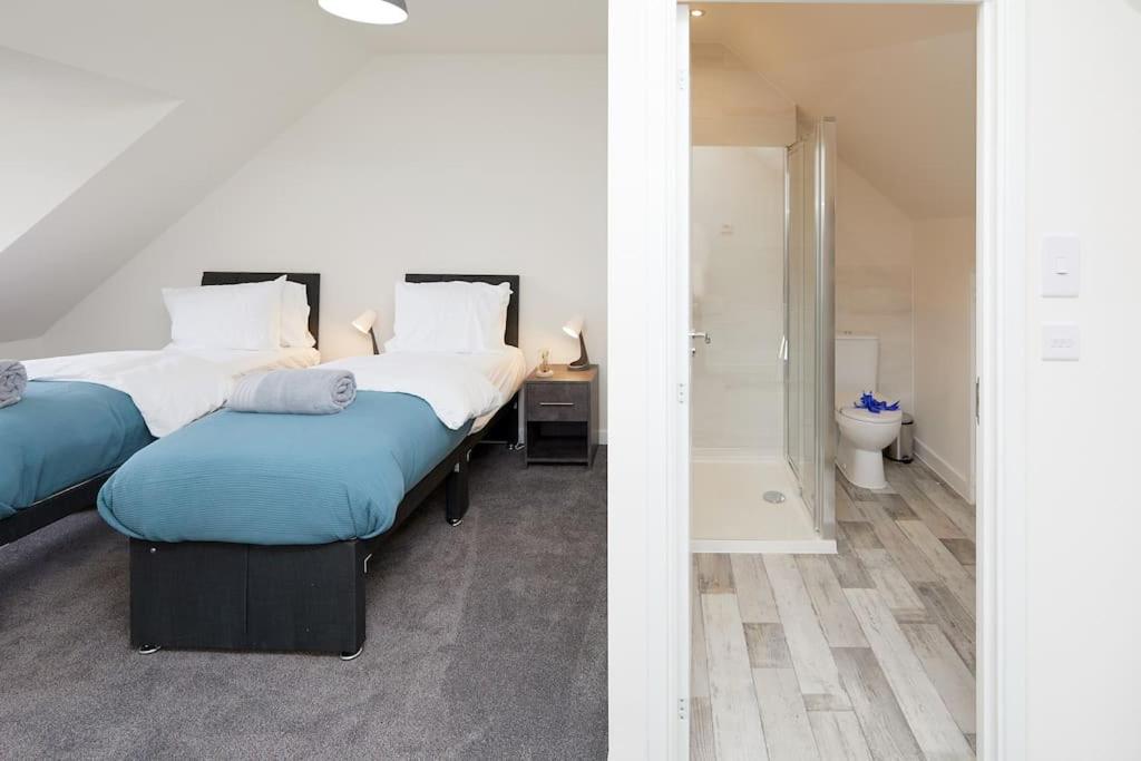 Urban Bliss, Park with Ease 3 Bed New Build Home