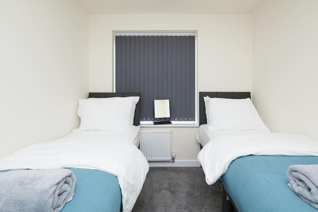 Urban Bliss, Park with Ease 3 Bed New Build Home