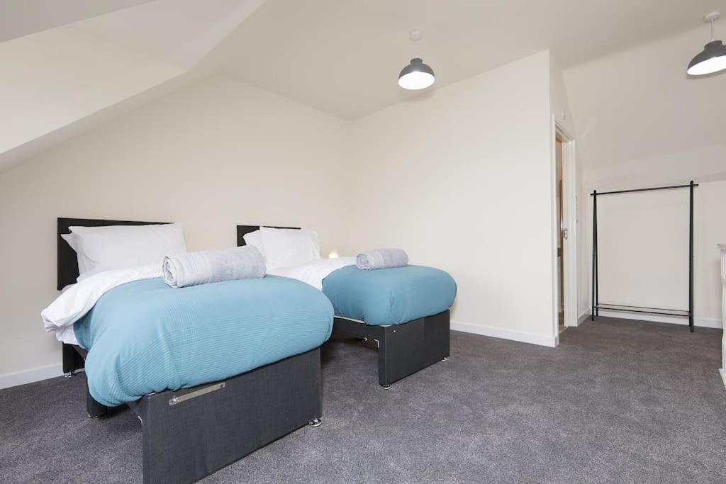 Urban Bliss, Park with Ease 3 Bed New Build Home