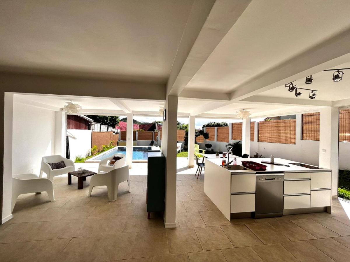 Villa Emilie bord de plage avec piscine view 5
