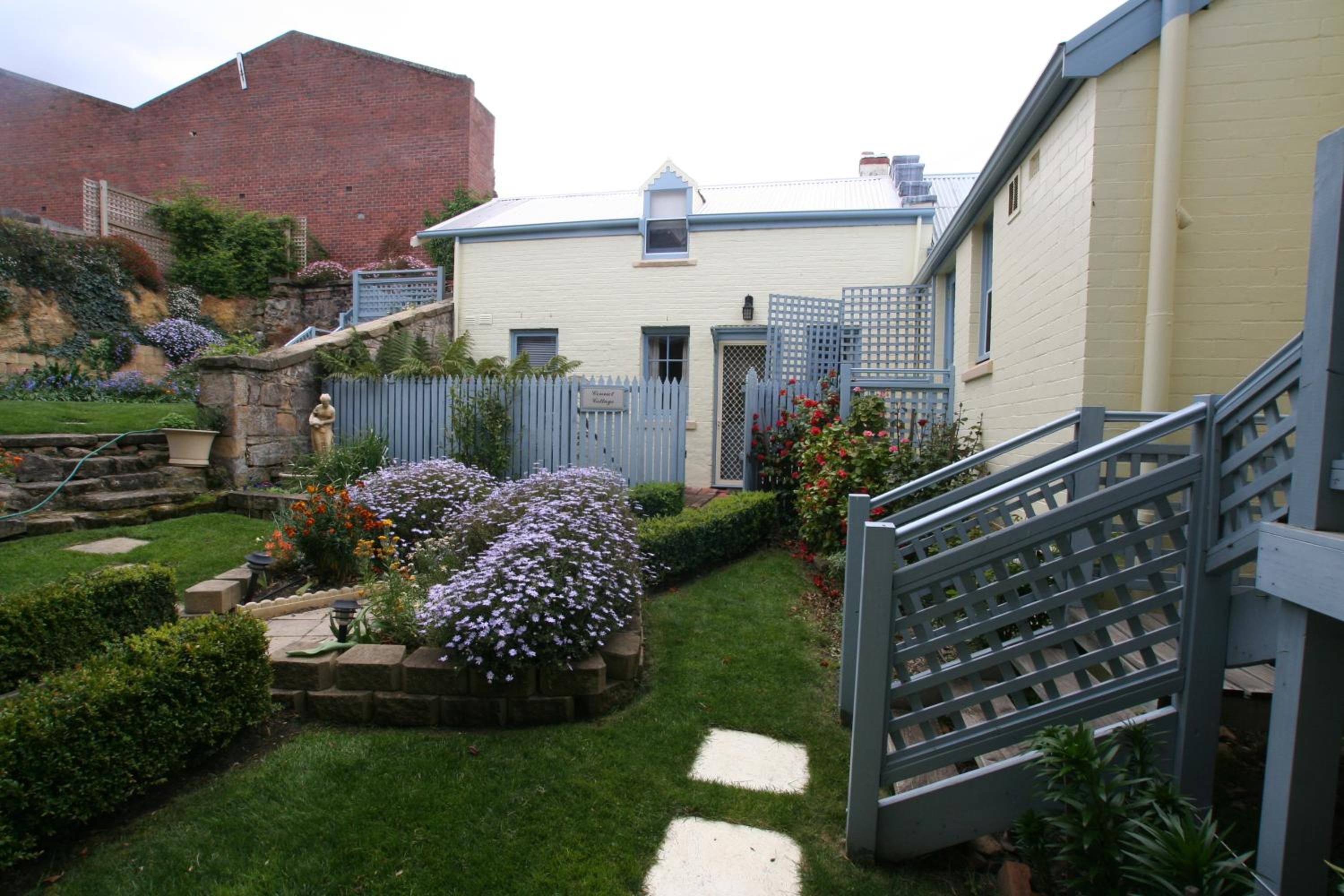 Photo 10