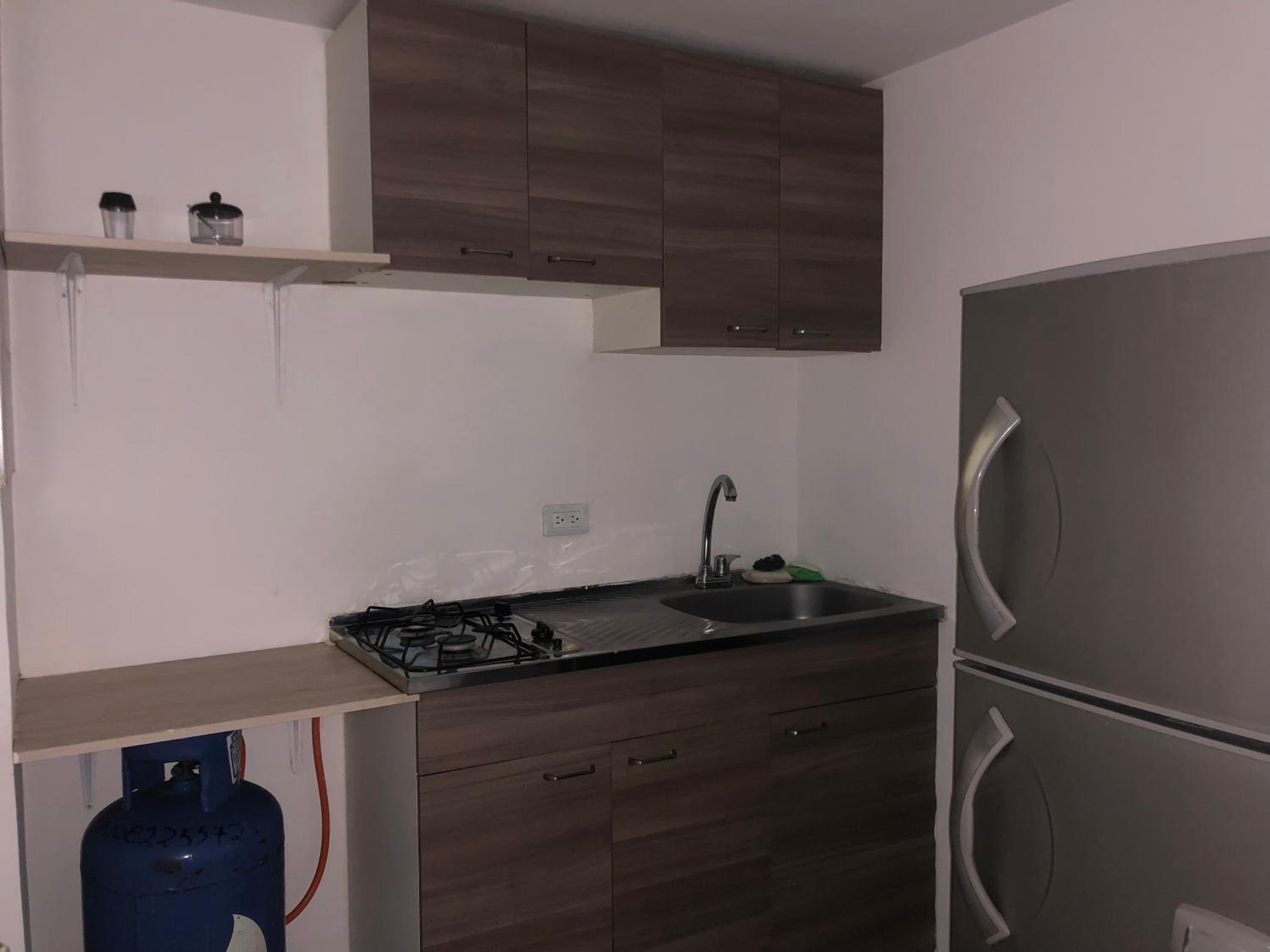 Céntrico apartamento y bien ubicado en laureles 202