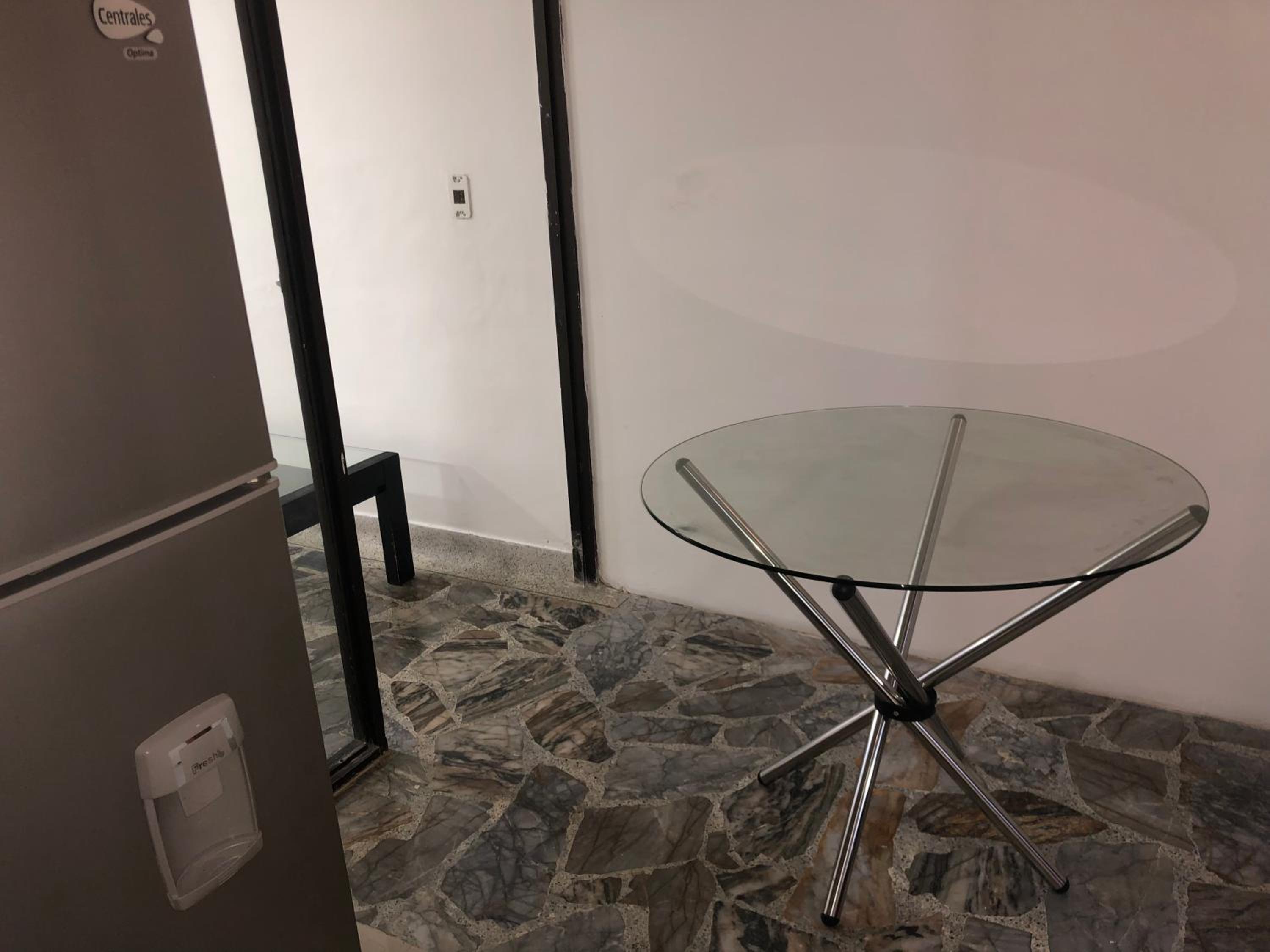 Céntrico apartamento y bien ubicado en laureles 202
