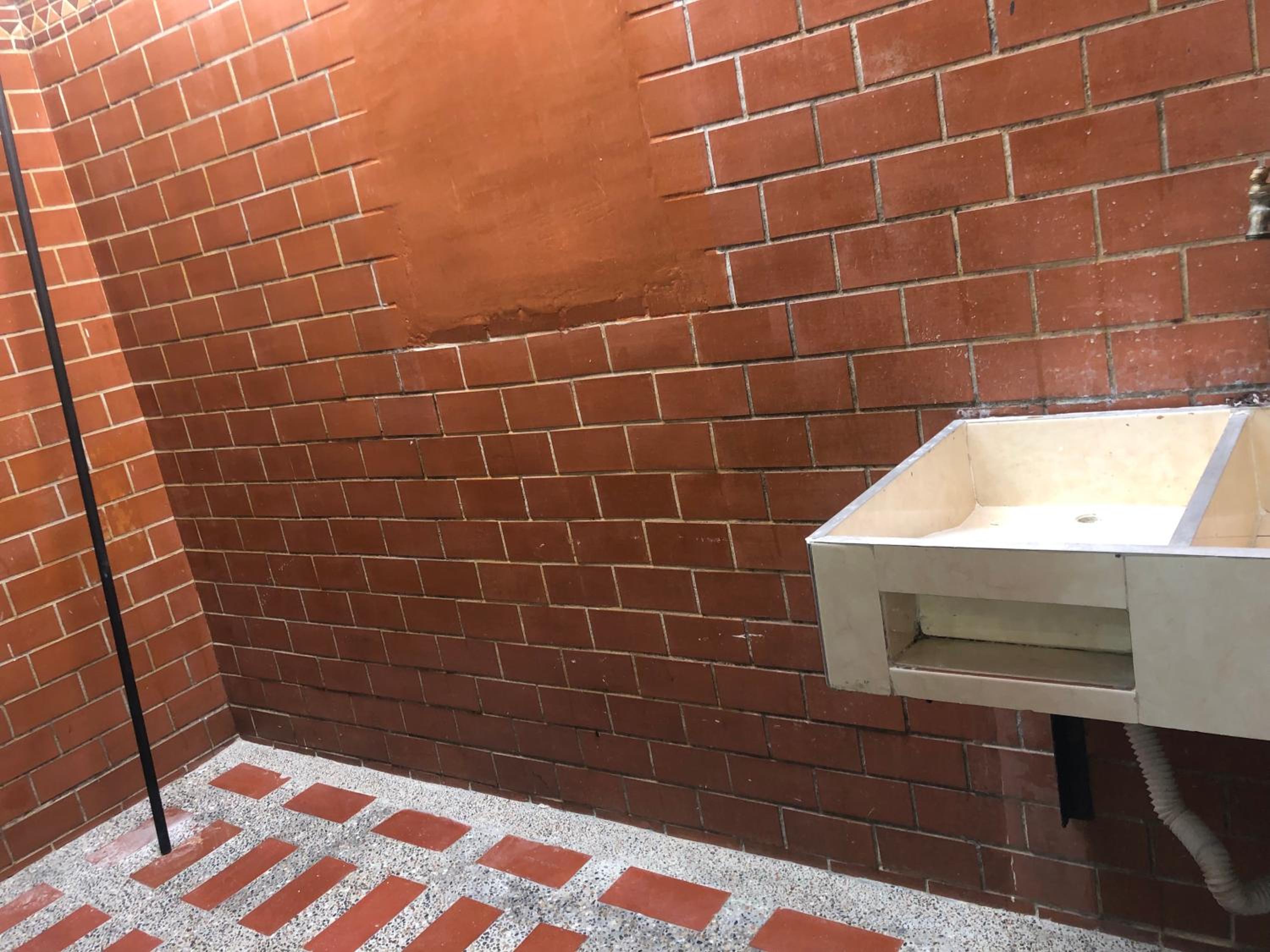 Céntrico apartamento y bien ubicado en laureles 202