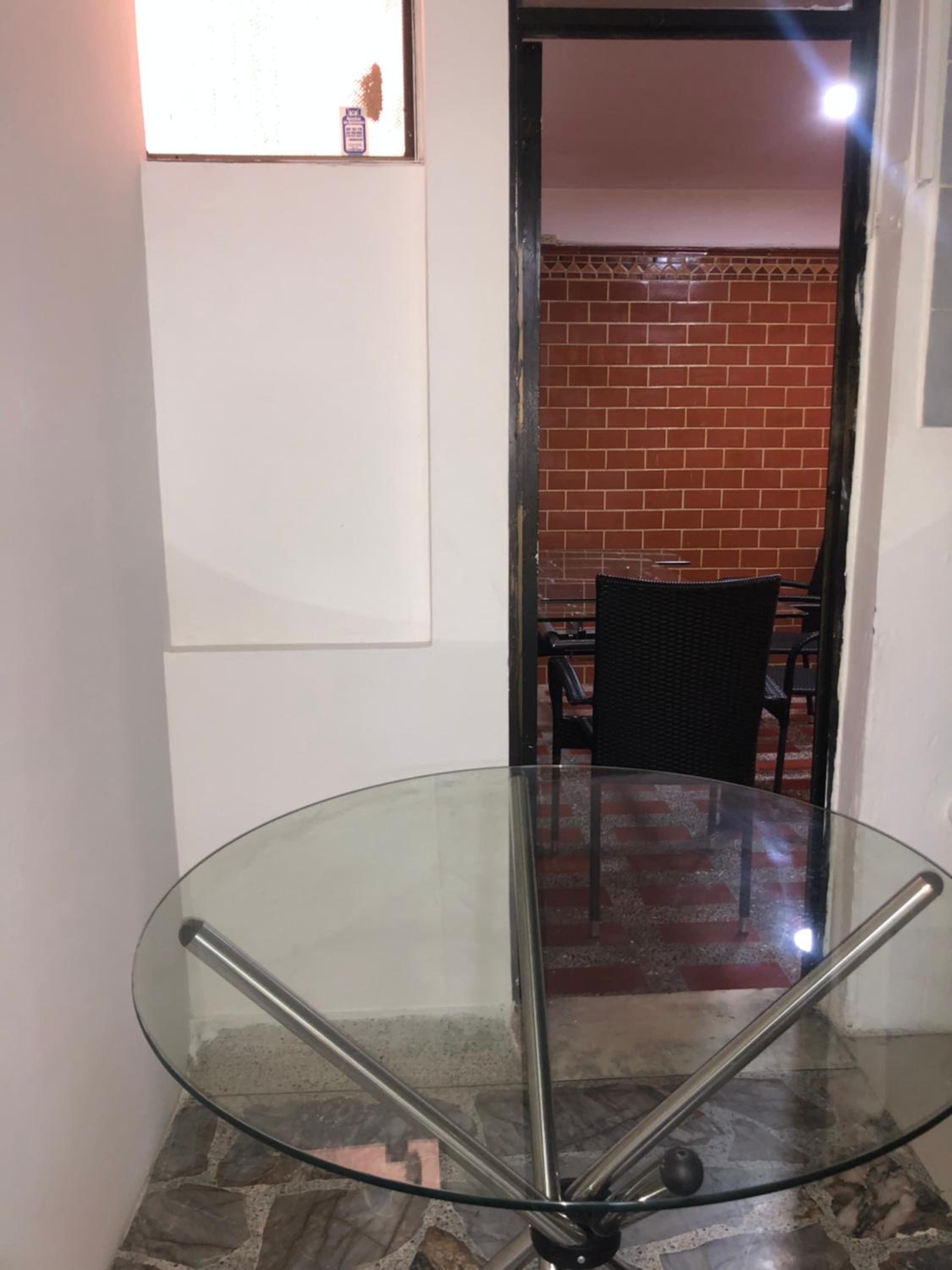 Céntrico apartamento y bien ubicado en laureles 202