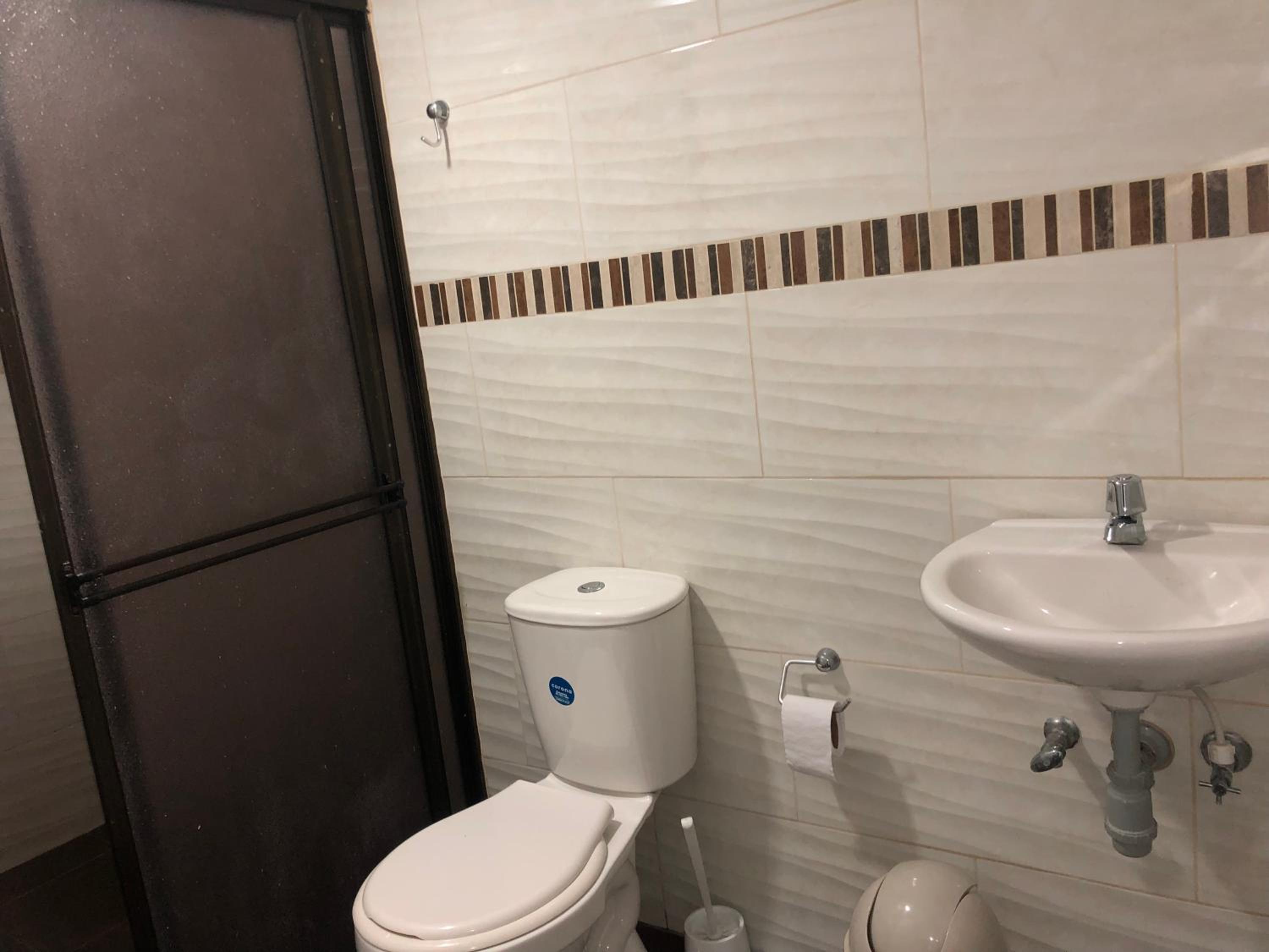 Céntrico apartamento y bien ubicado en laureles 202