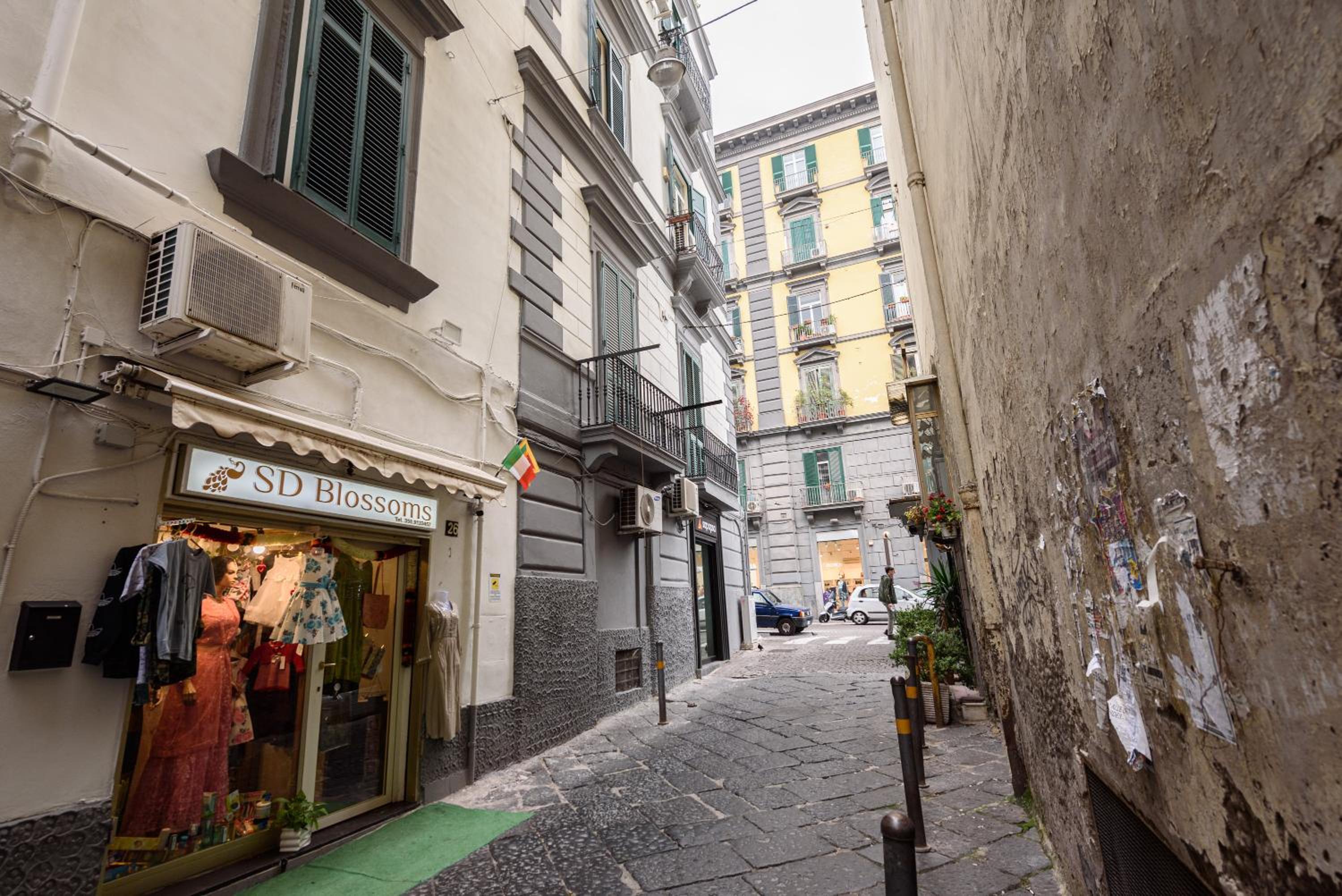 Via Avvocata 25