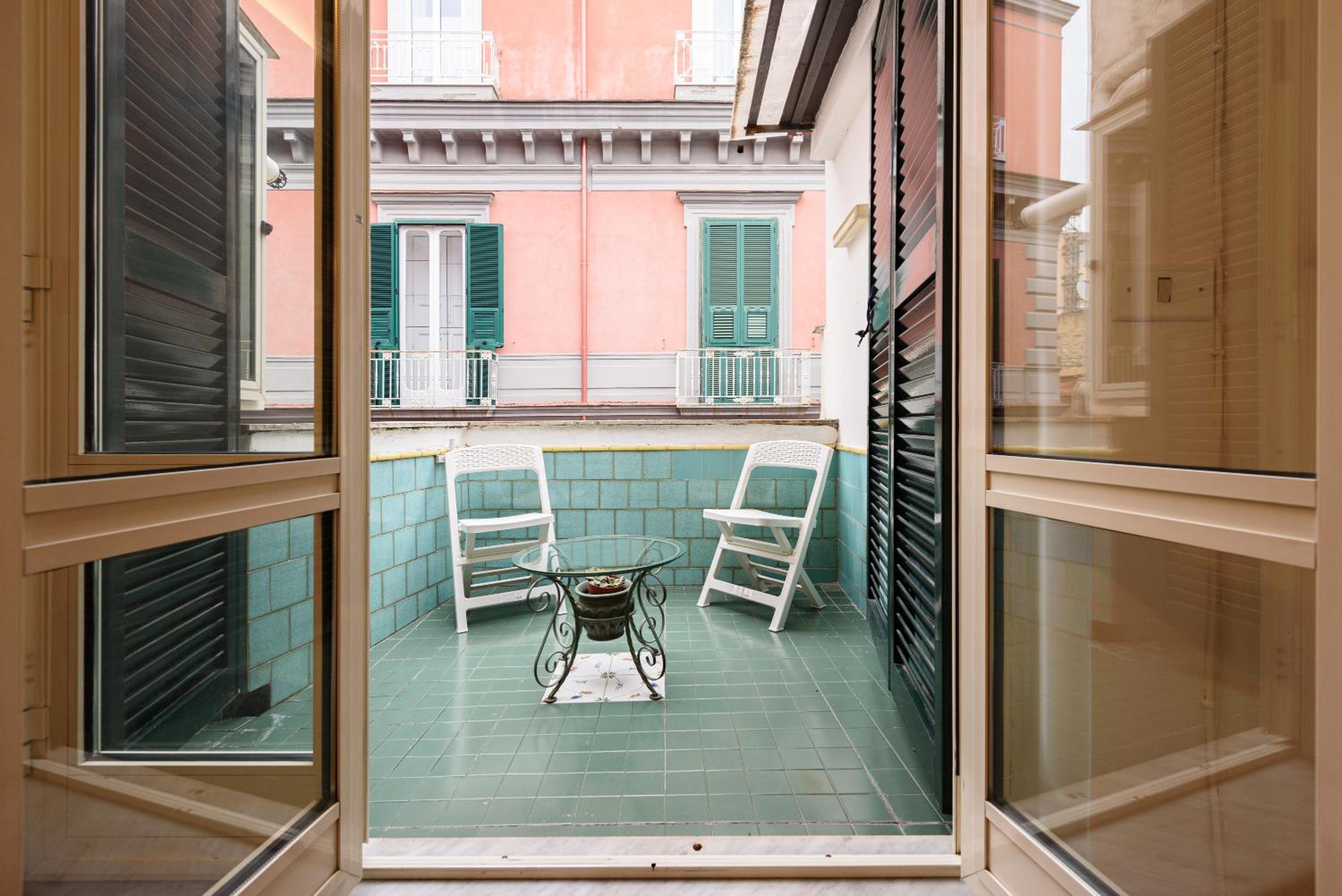 Via Avvocata 25