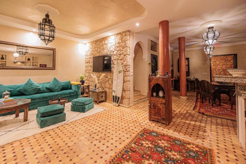 lounge