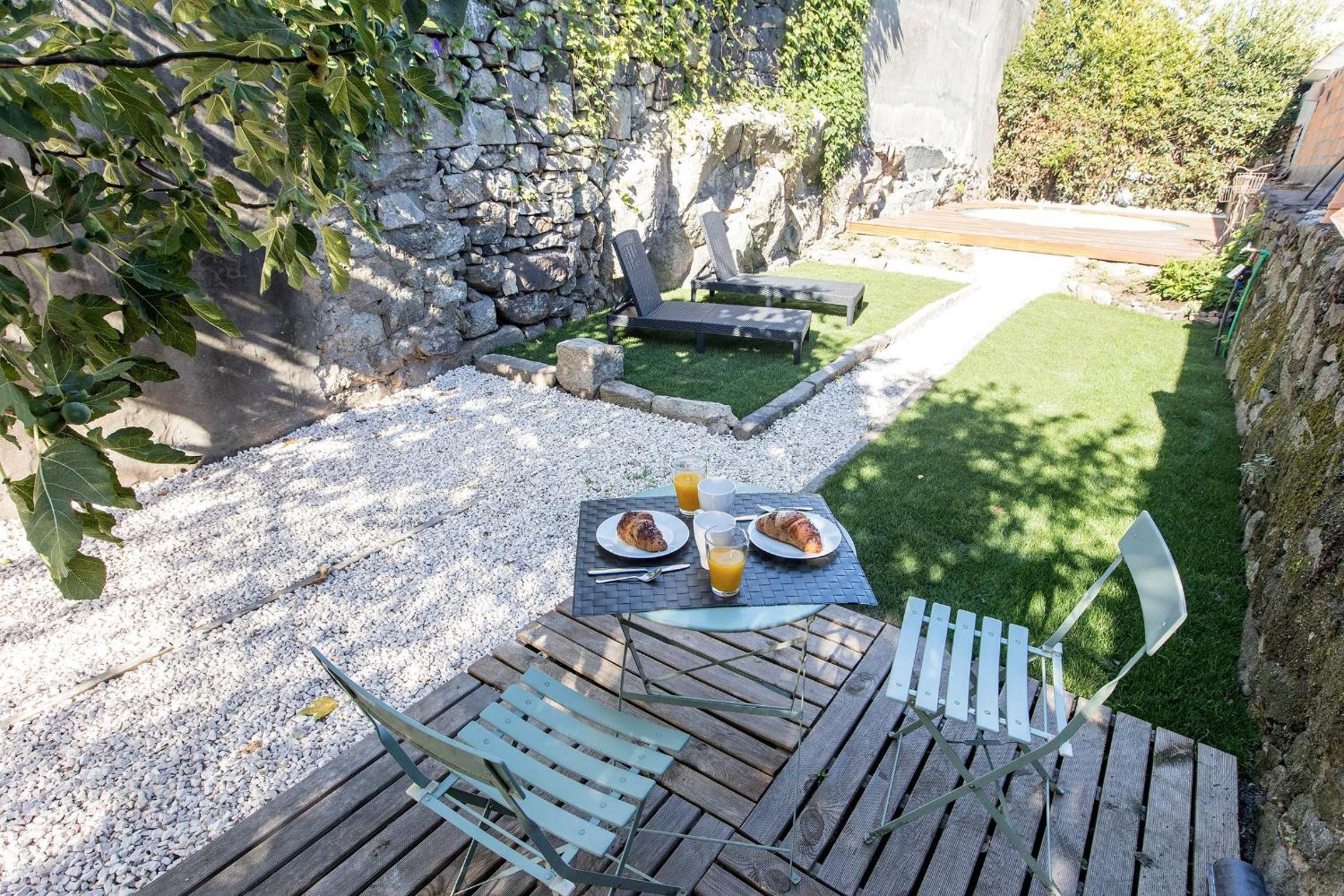 Almada Hideaway w/ AC & Private Pool by LovelyStay view 5