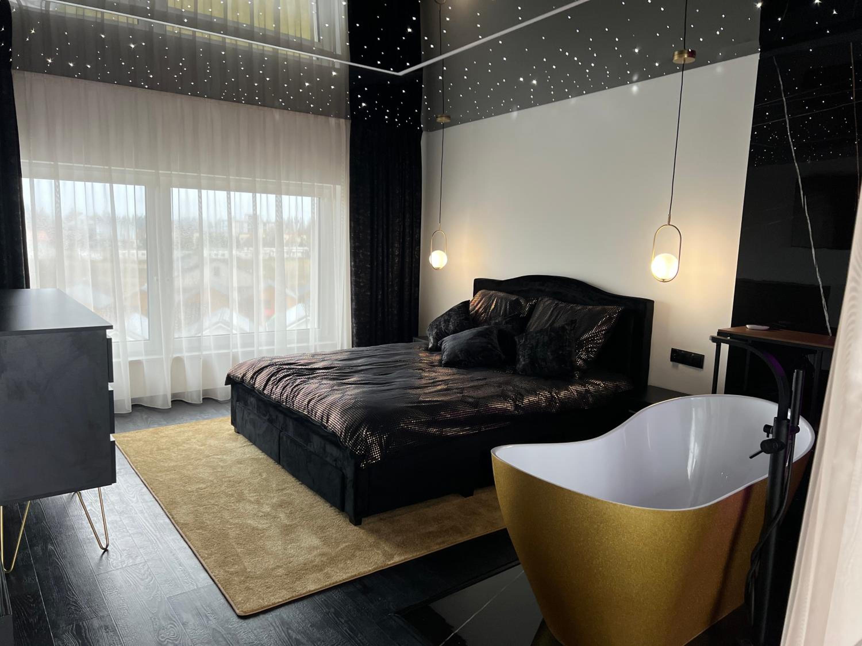 Apartament PREMIUM ze złotą wanną w sypialni widok na morze dyskretny taras z łóżkiem - Bałtyckie Sarbinowo 18