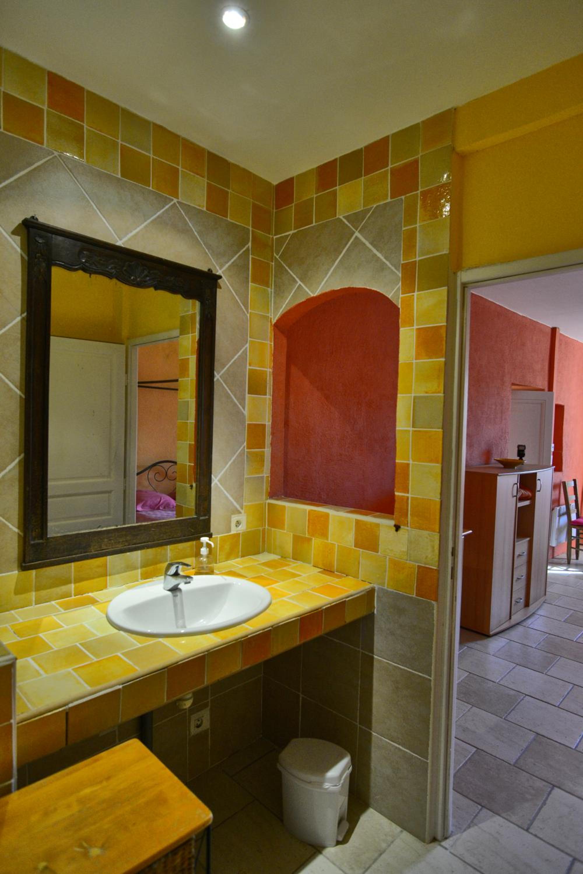 Photo 48