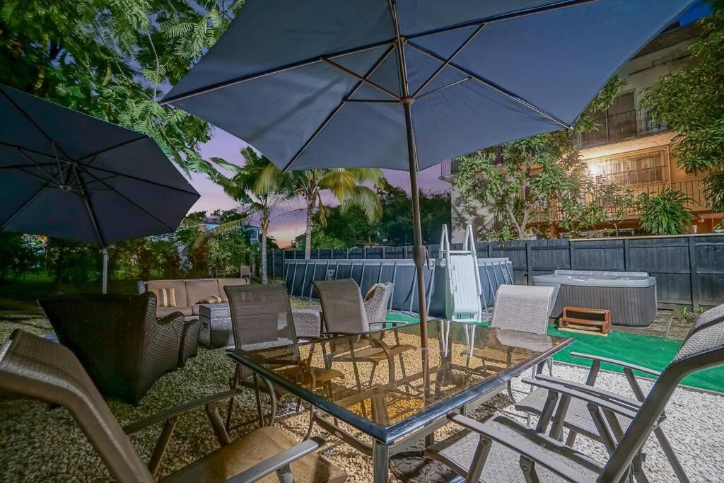 River House 4BR, Pool, bbq, big yard