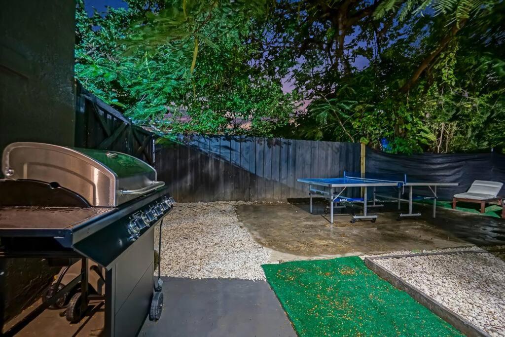 River House 4BR, Pool, bbq, big yard