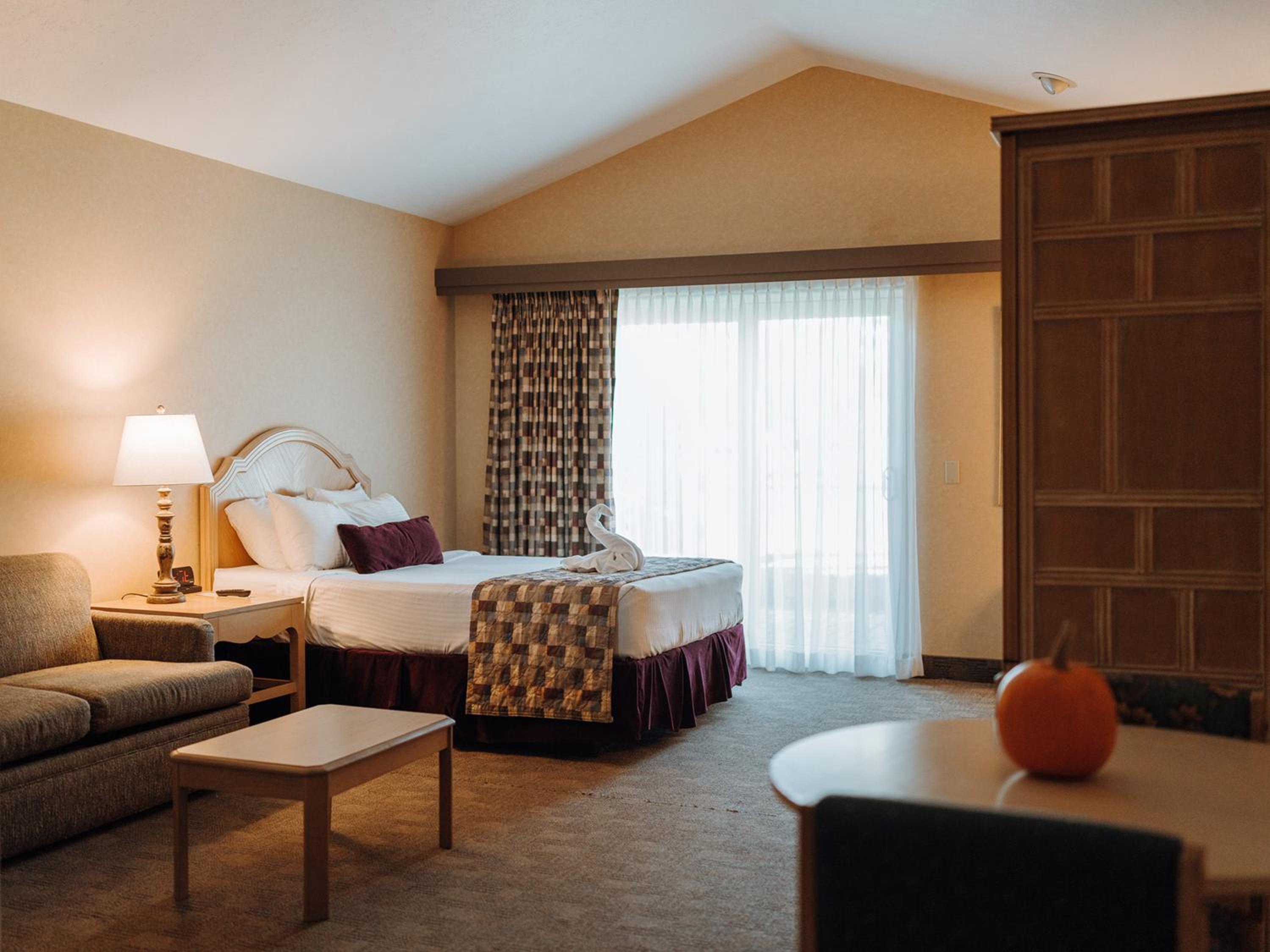 Skaneateles Suites
