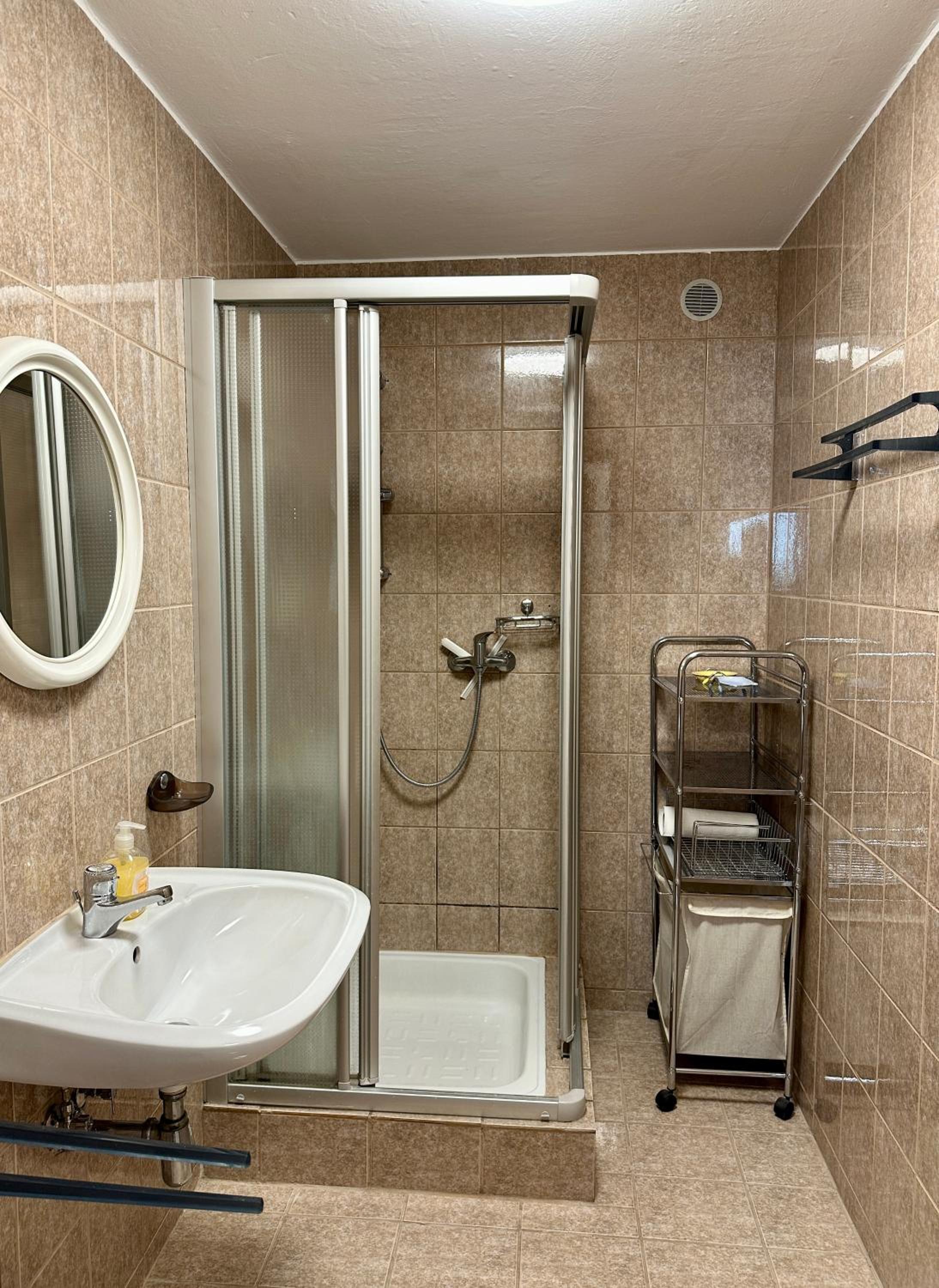 AJO Family House with free parking - Self-Check-in
