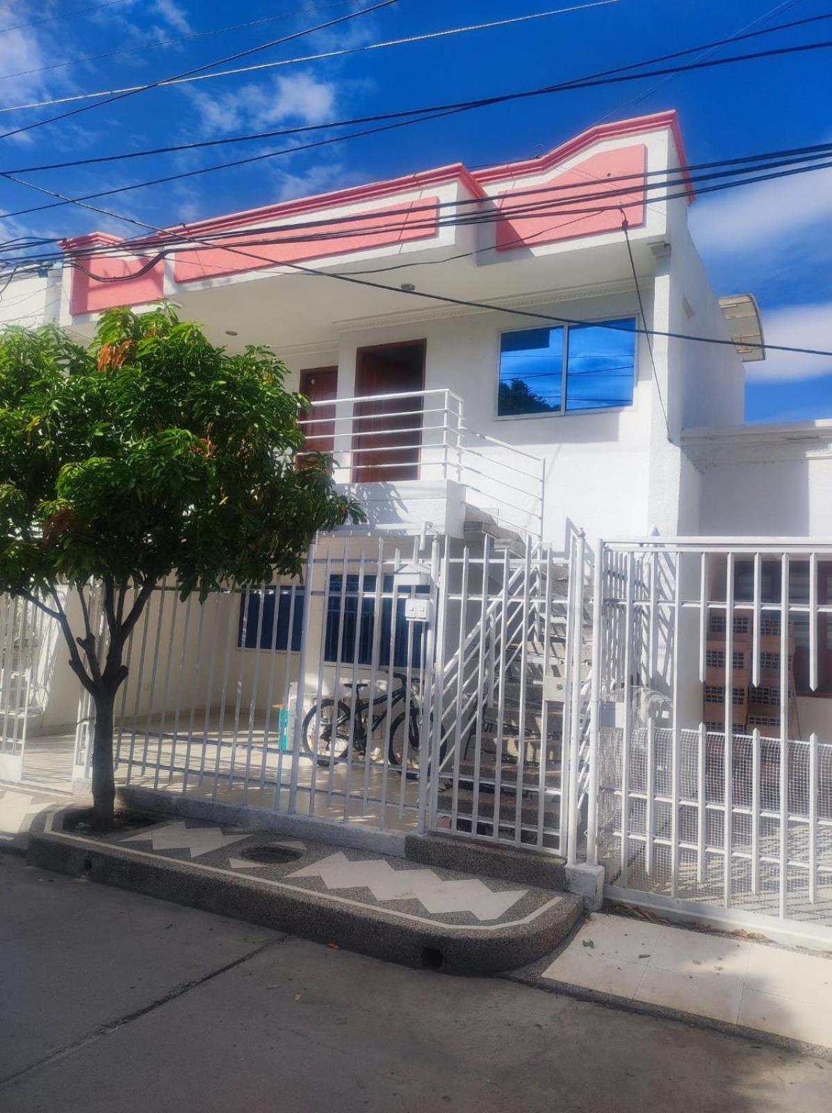 Aparta Estudio Amoblado 1 a 3 Personas