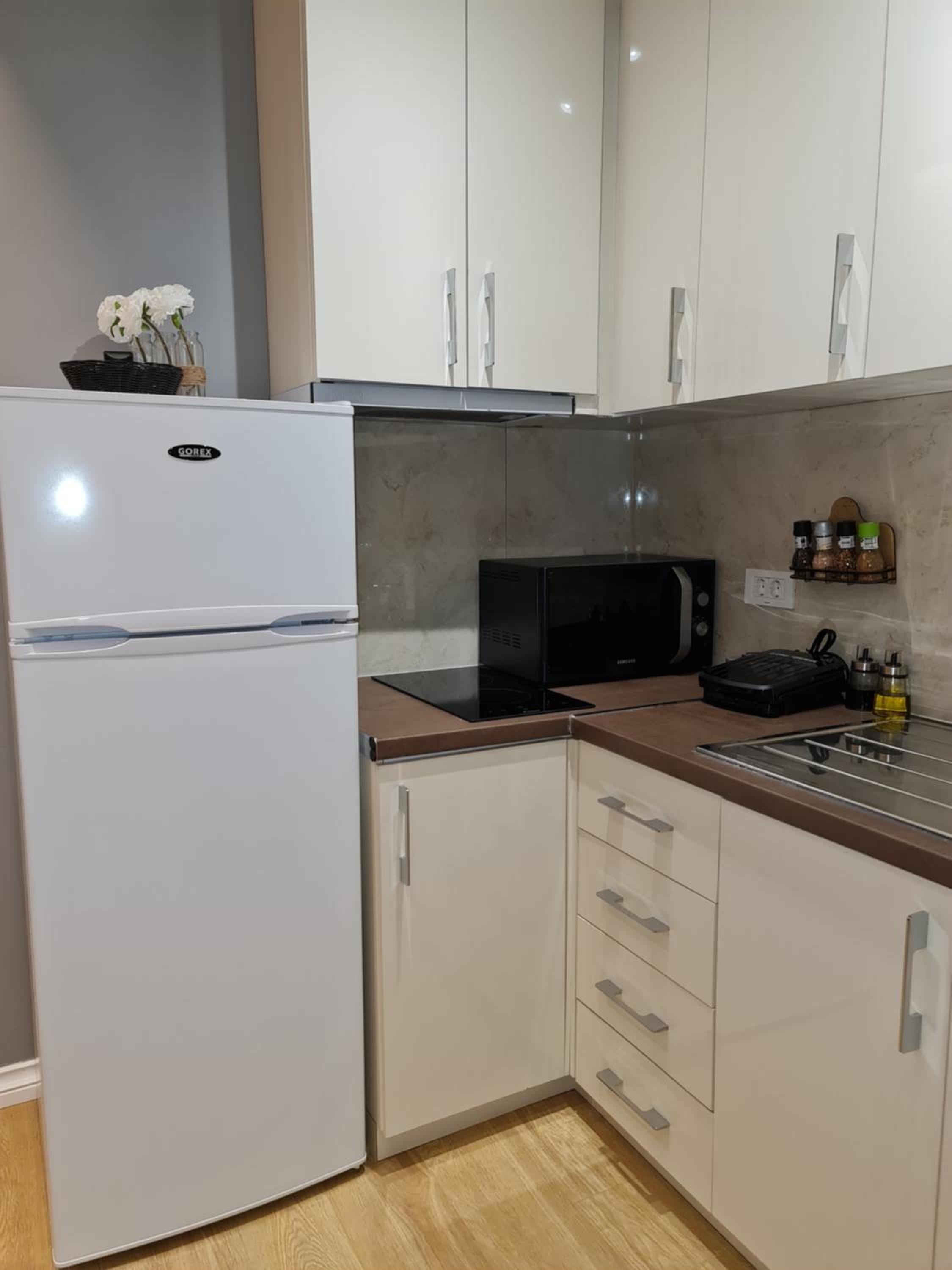 Sunny Apartment - Blloku Tirana, near Lake