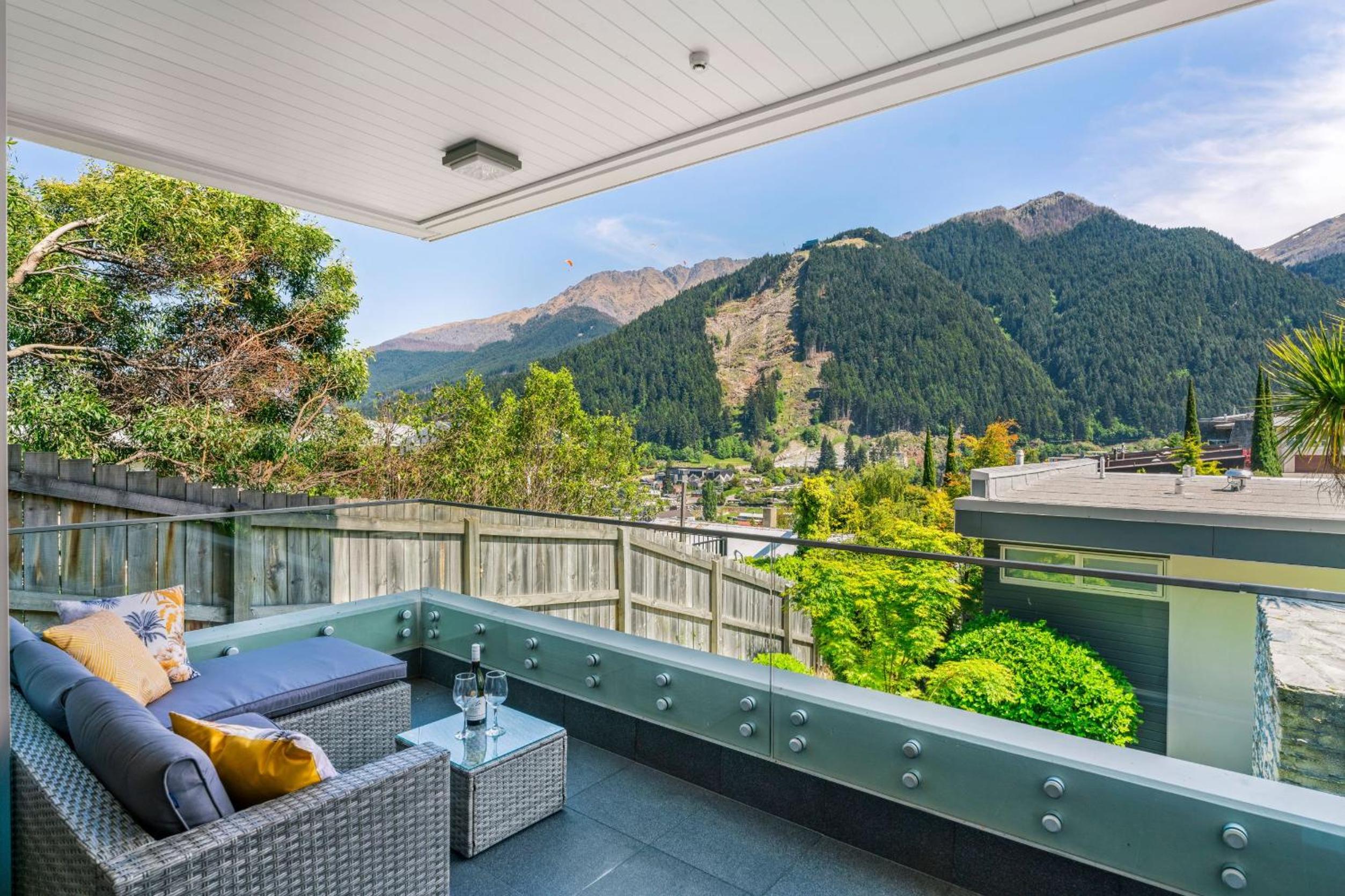 2-Bedroom Executive Apartment - The Bowen view 2