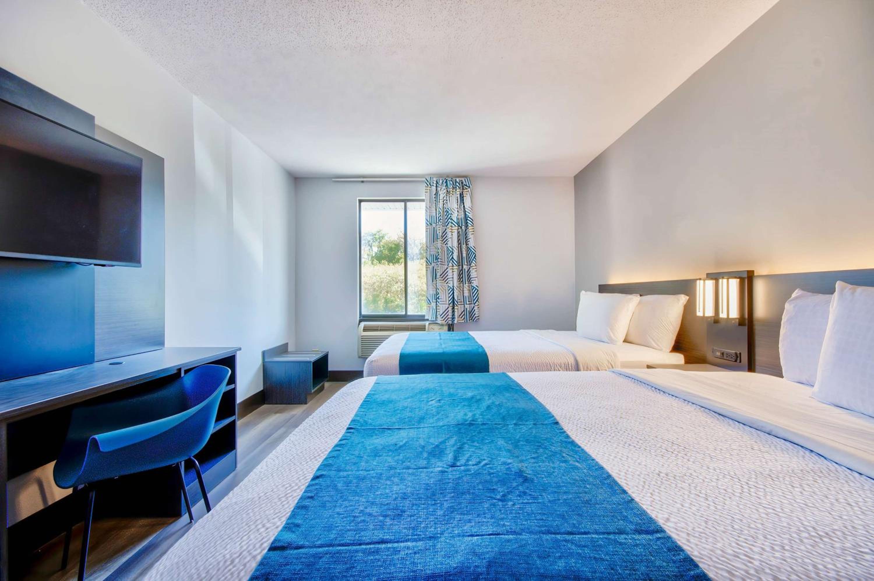 Motel 6 Jeffersonville, IN view 5